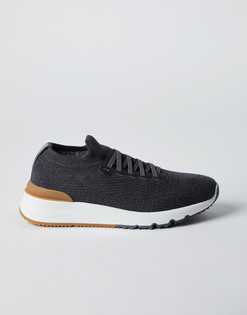 Wool knit and semi-polished calfskin runners with warm inner lining 5