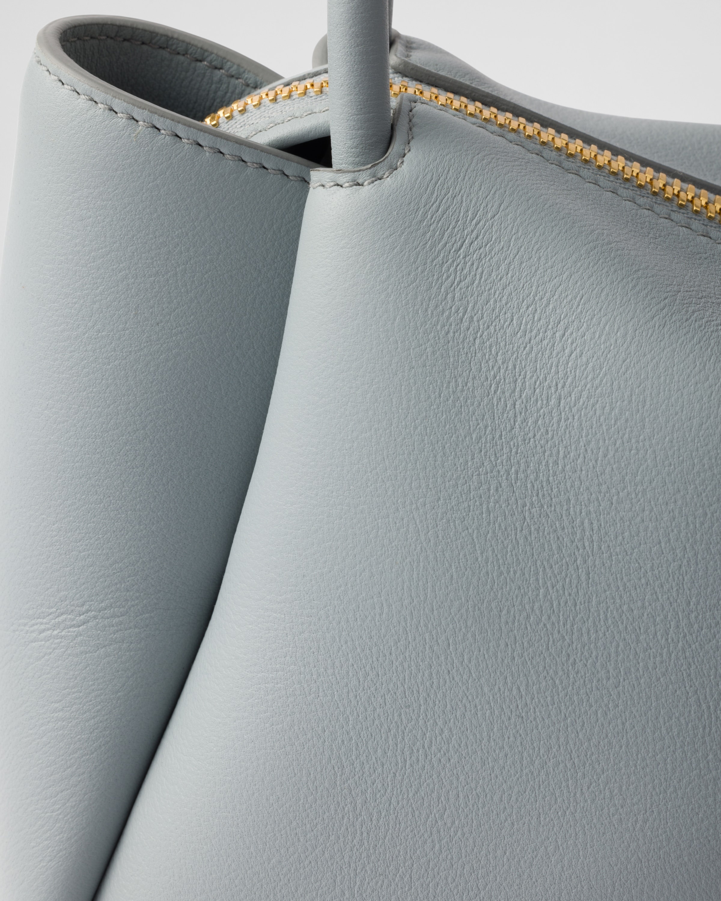 Medium leather handbag - 6