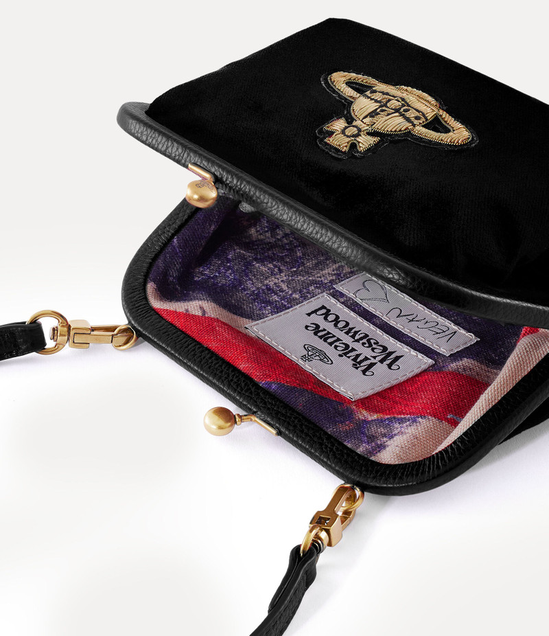 VIVIENNE'S CLUTCH 3