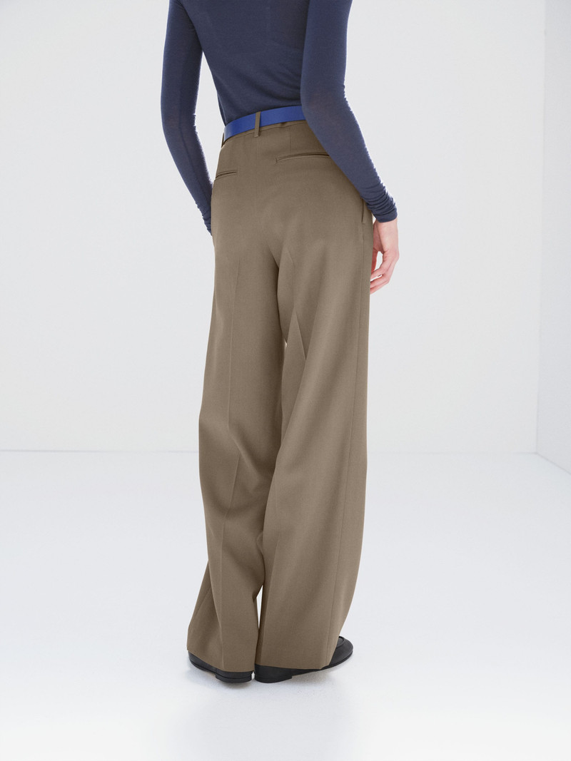 LIGHT WOOL MAX GABARDINE TWO-TUCK SLACKS 5