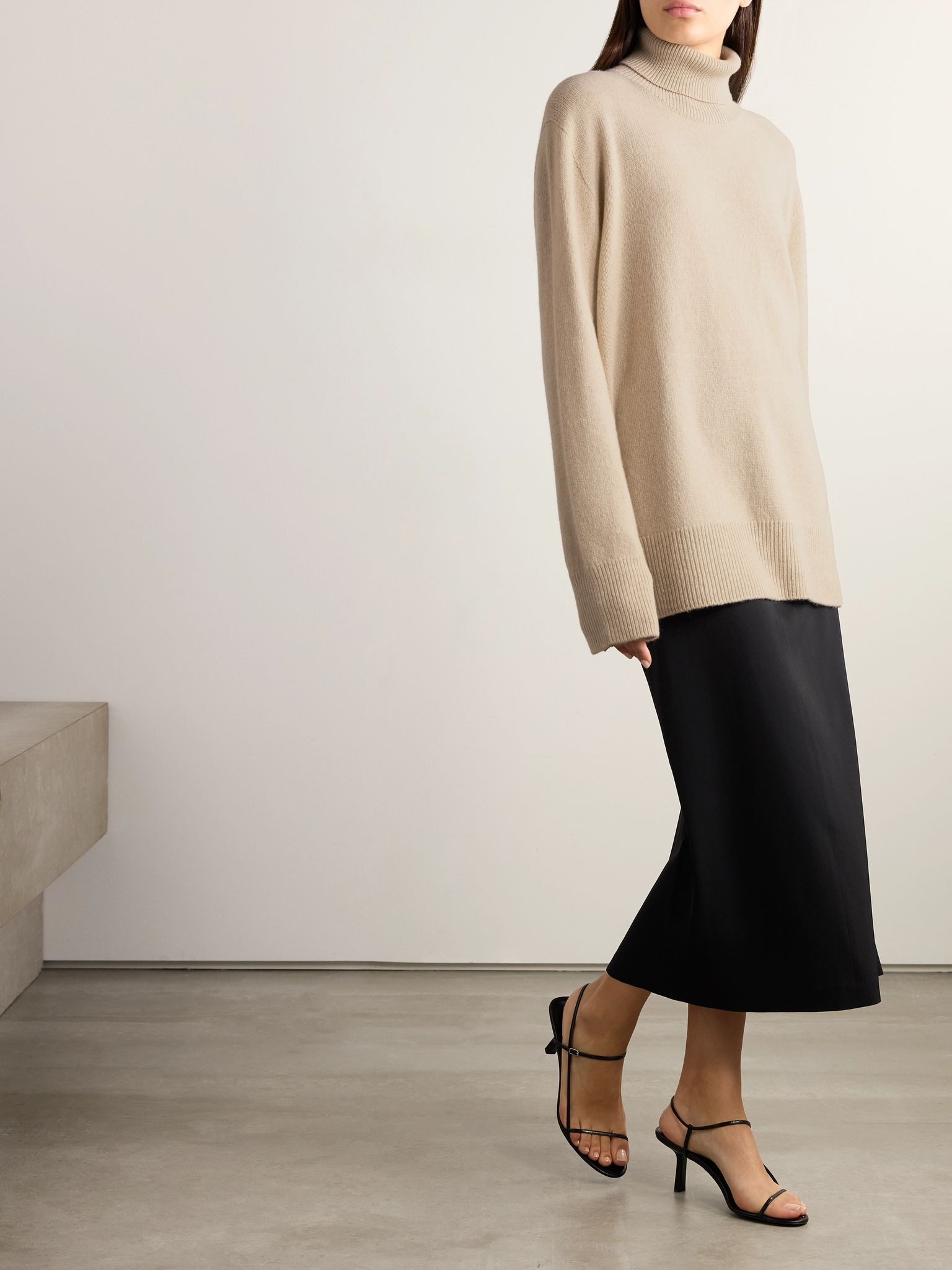 Stepny oversized wool and cashmere-blend turtleneck sweater Sand - 2