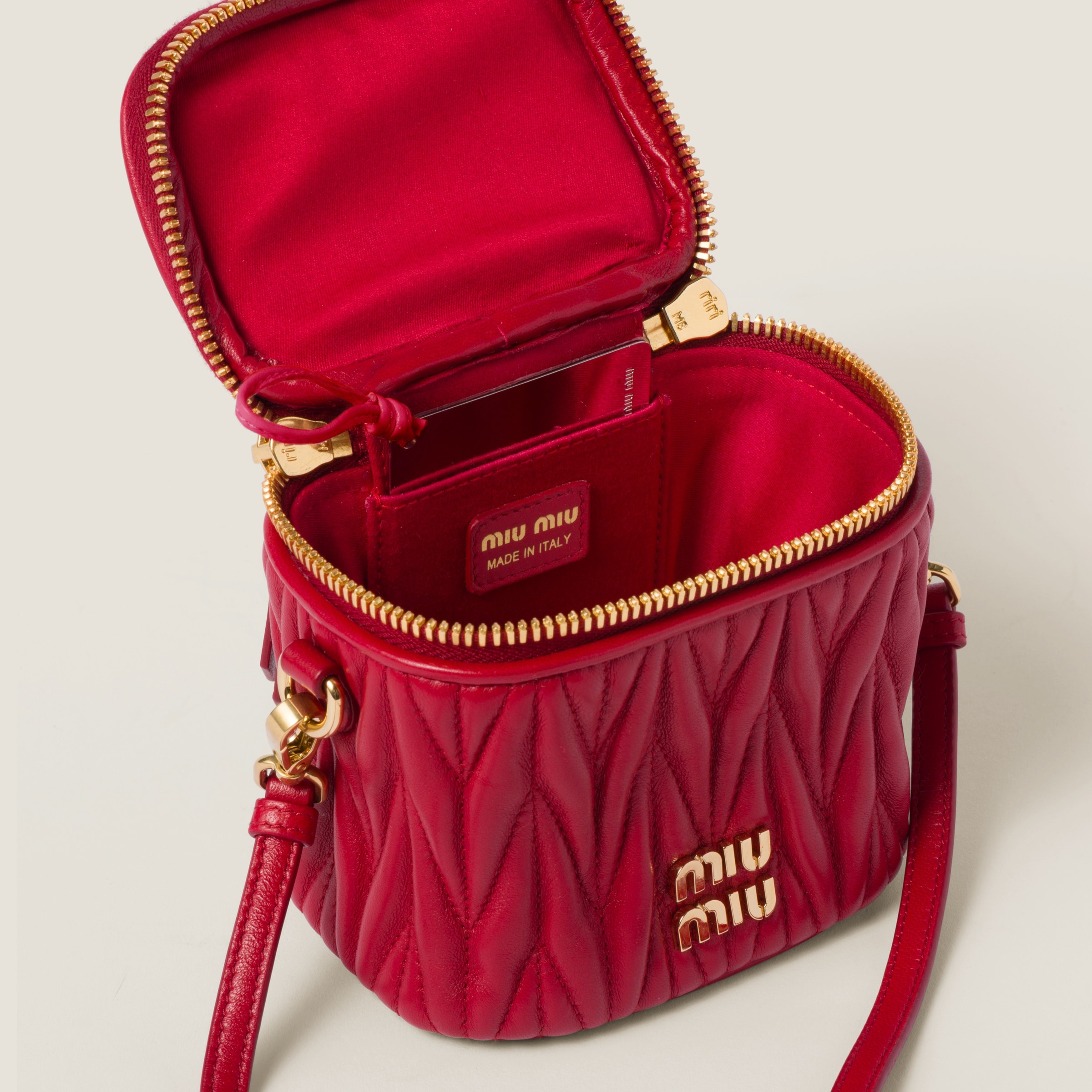 【関税&送料込】Miu Miu Miu Miu Matelasse Nappa Leather Slid Miu Miu Matelasse Nappa Leather Slides | Saks Fifth Avenue
