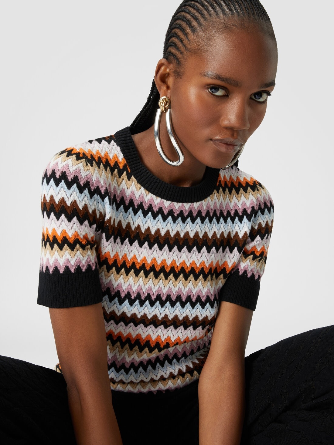 Short-sleeved crewneck pullover in zigzag wool - 4