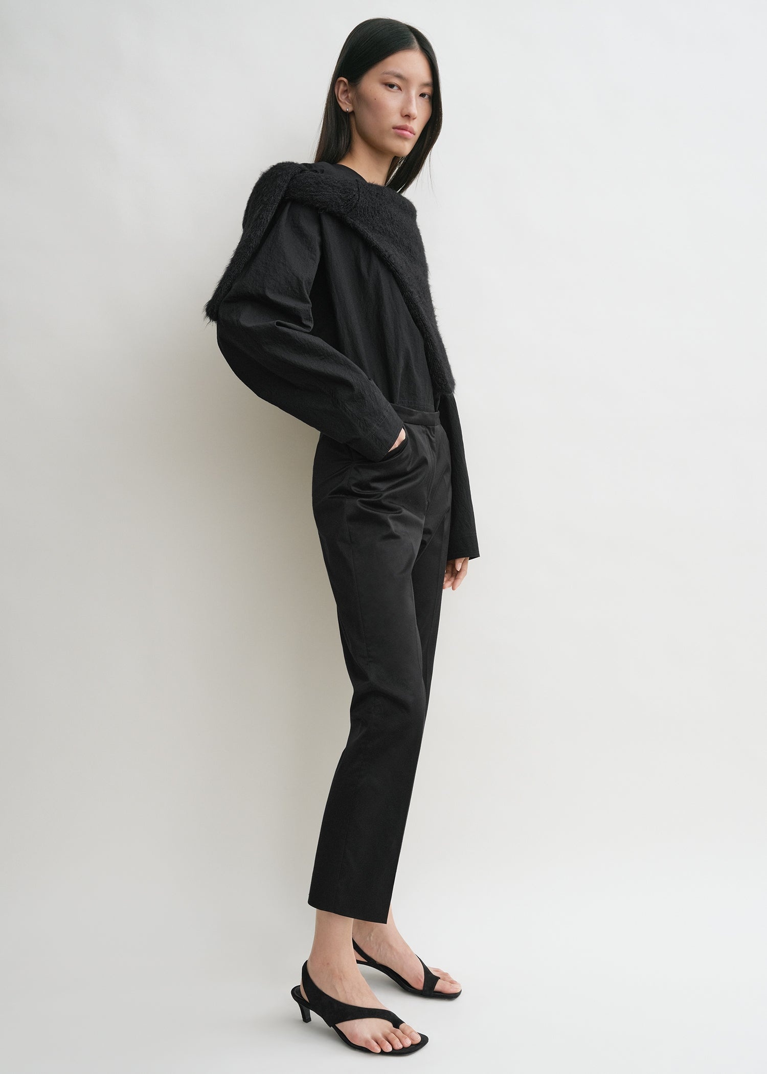 Cropped straight trousers black - 3