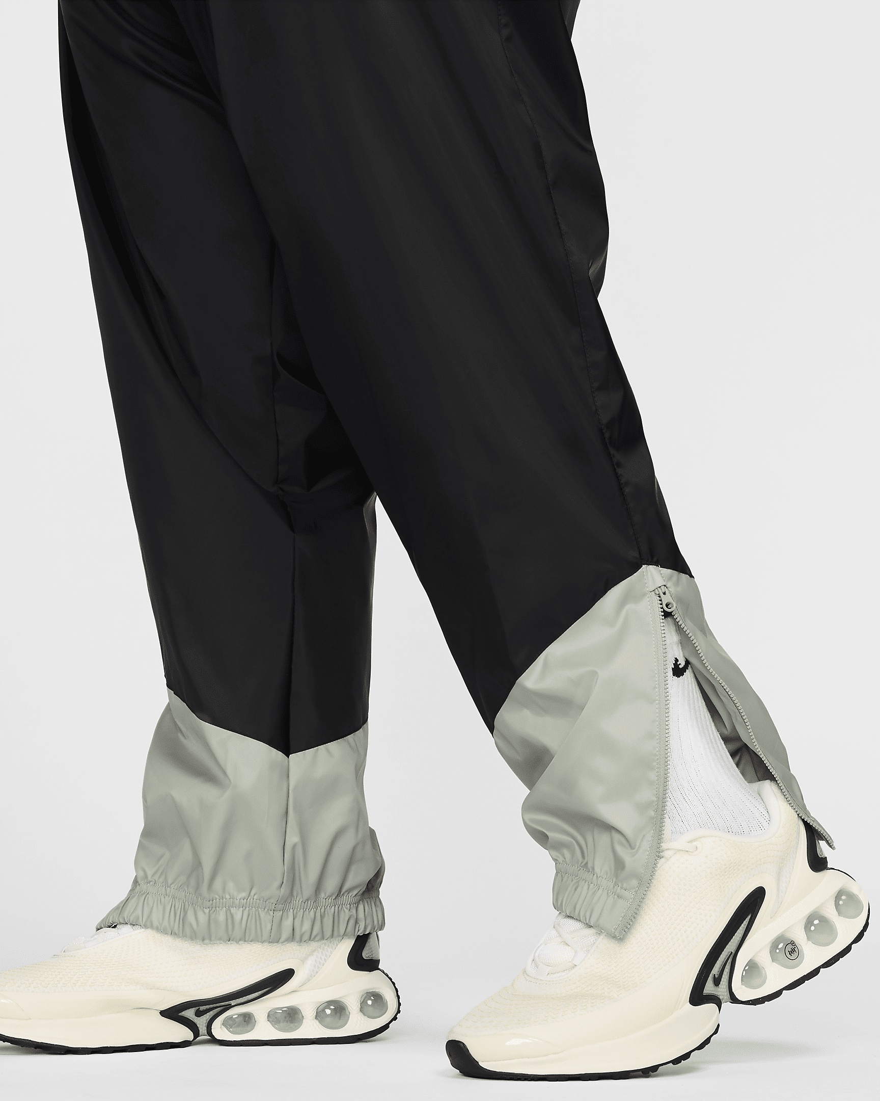 Nike Men's Windrunner Woven Lined Pants - 13