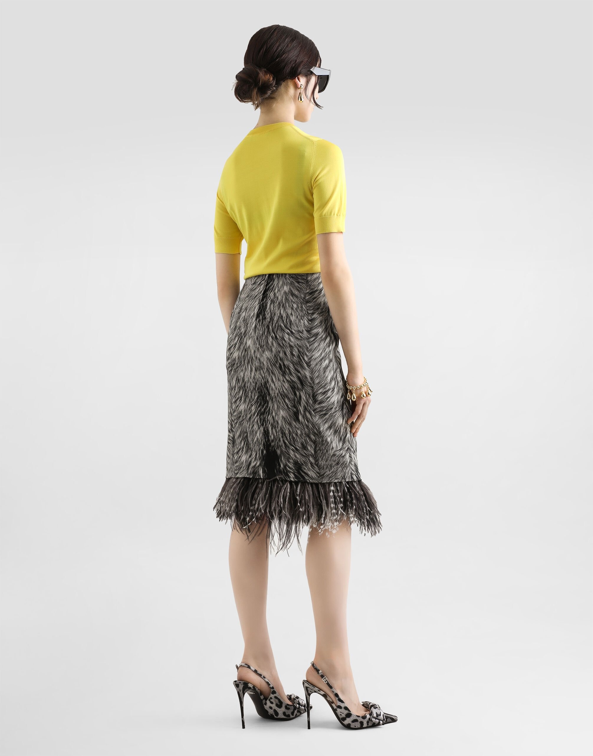 Short-sleeved silk sweater with flower embellishment - 3
