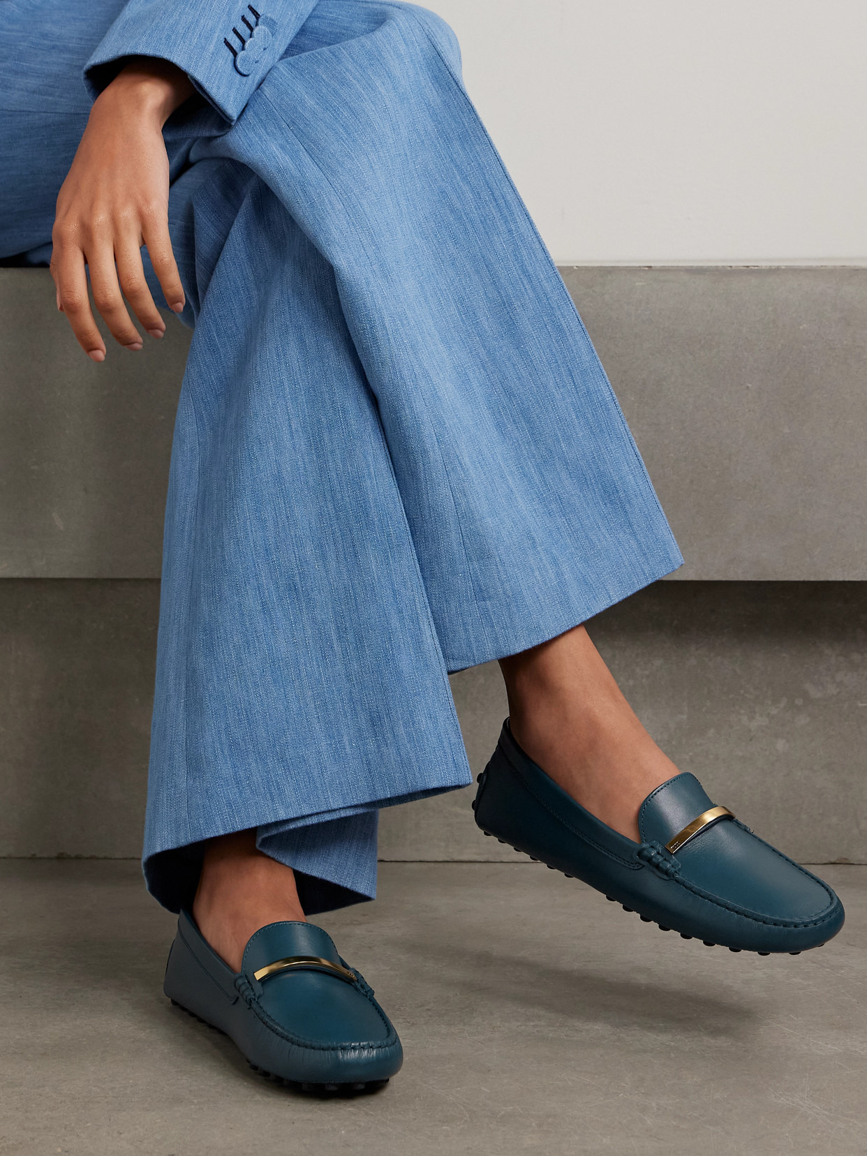 Gommino Embellished Leather Loafers - 2