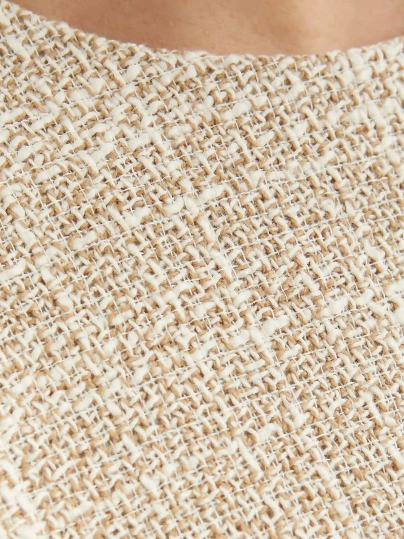 Sleeveless Tweed 이동 복장 5