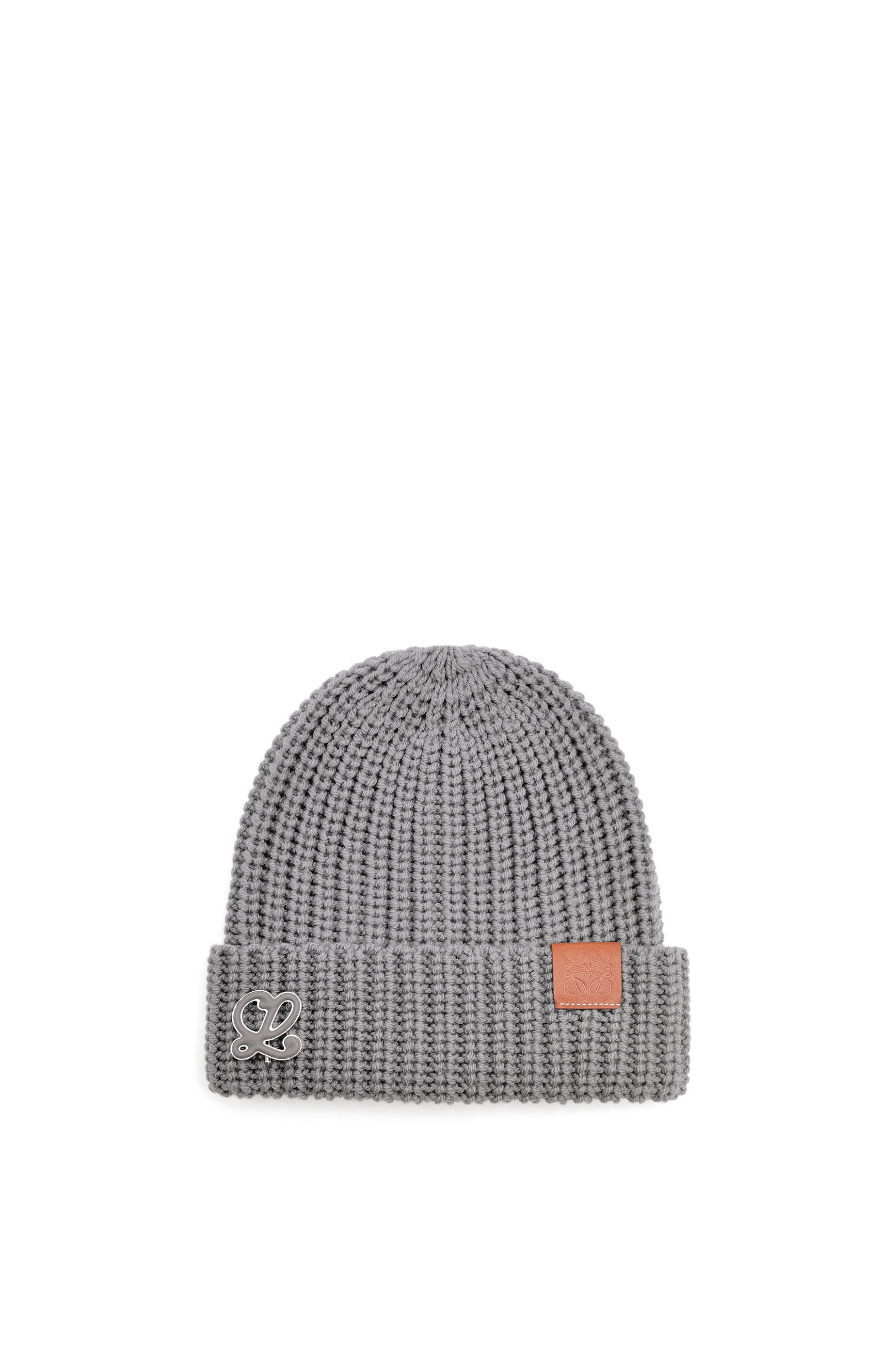 Anagram brooch beanie in wool - 3