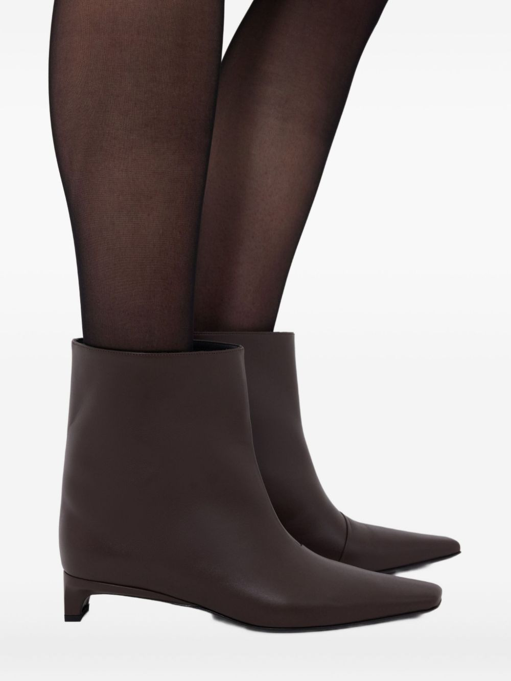 35mm Celine Lds leather pointed-toe ankle boots - 5