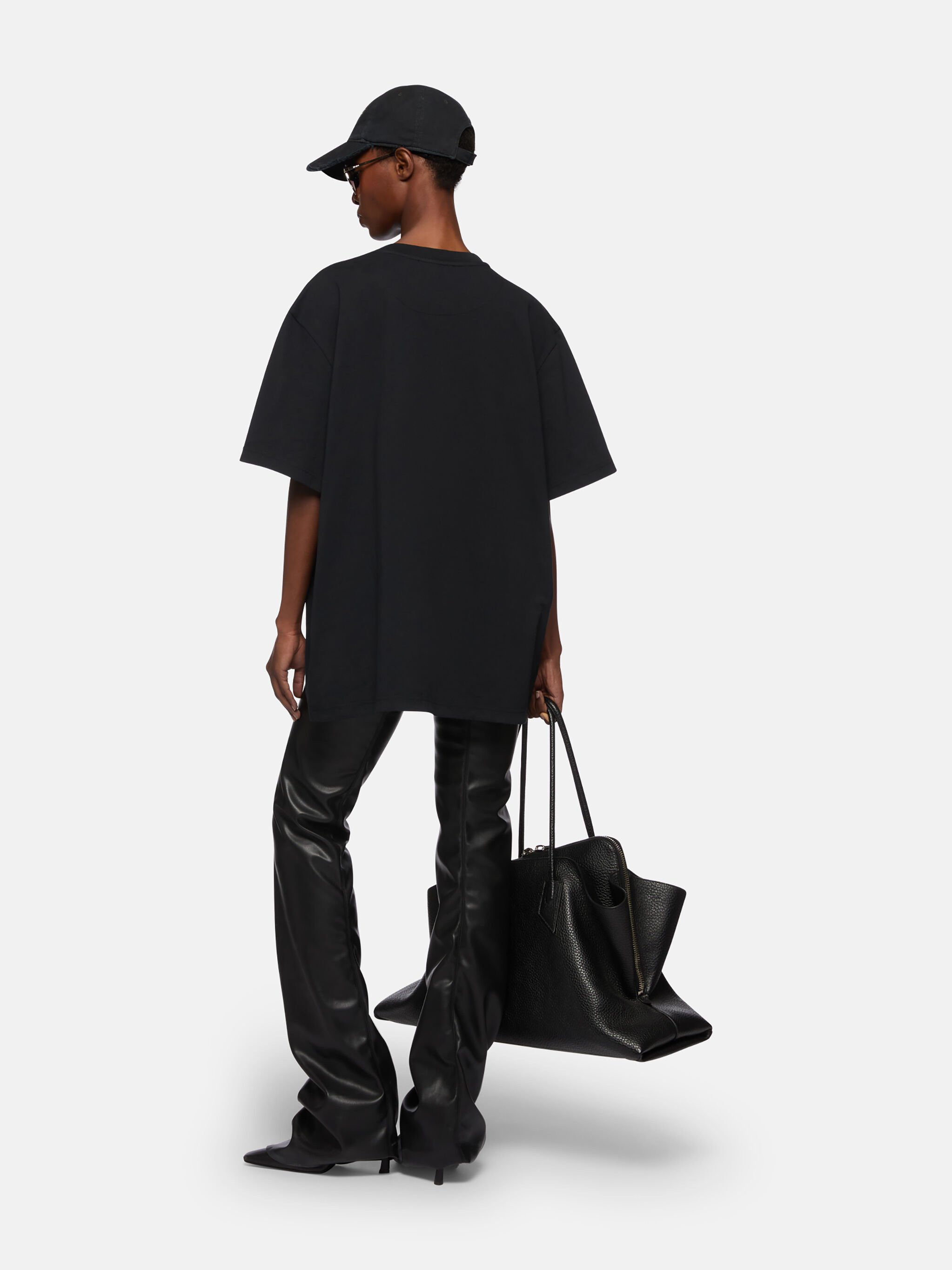 BLACK T-SHIRT - 3