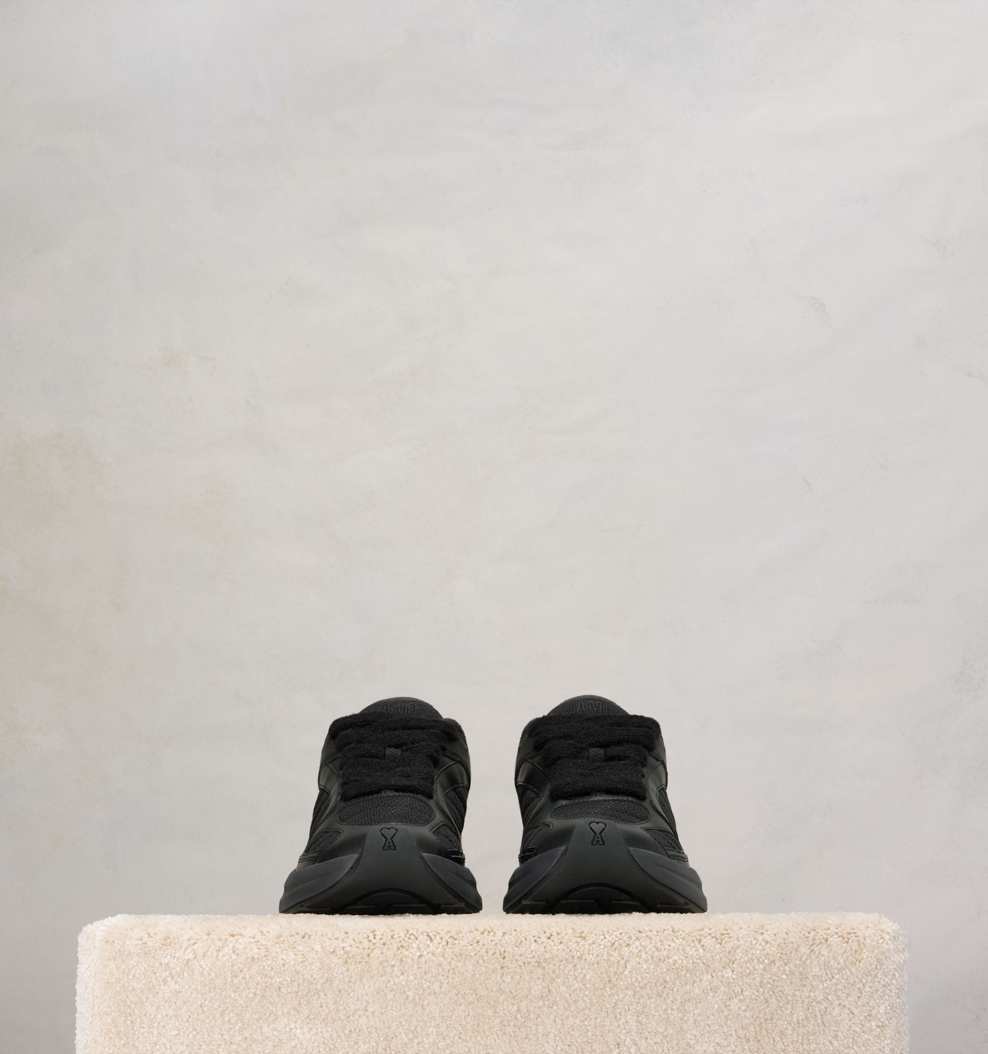 AMI Paris Low Top Ami Sn2023 Sneakers | REVERSIBLE