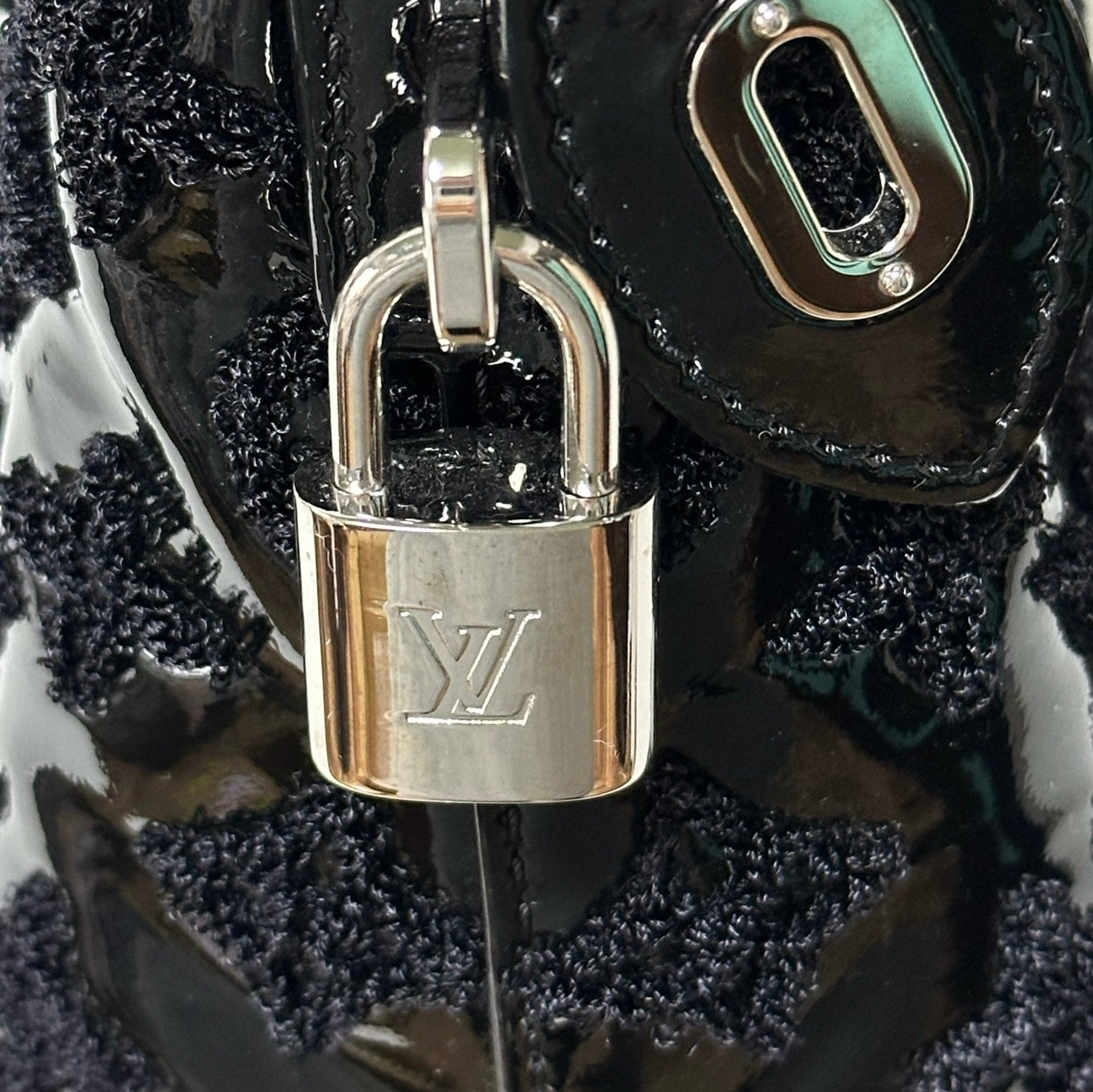 LOUIS VUITTON Fall Winter 2011 Limited Eddition Monogram Lockit BB Bouclette Hand Bag - 5