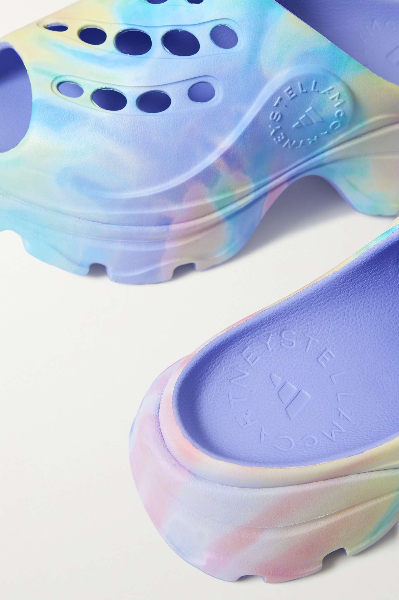 Cutout printed foam clogs - 4