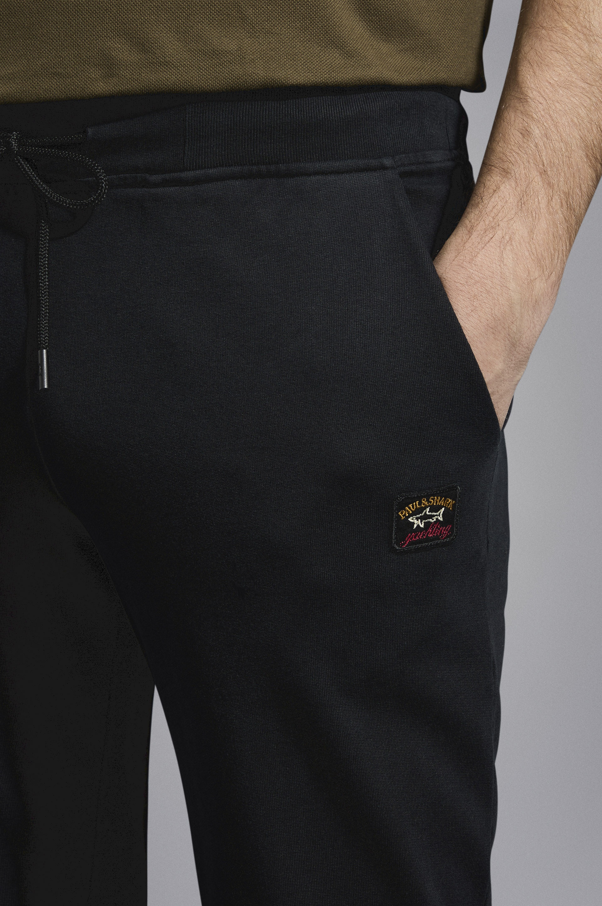 COTTON SWEATPANTS WITH ICONIC BADGE - 4