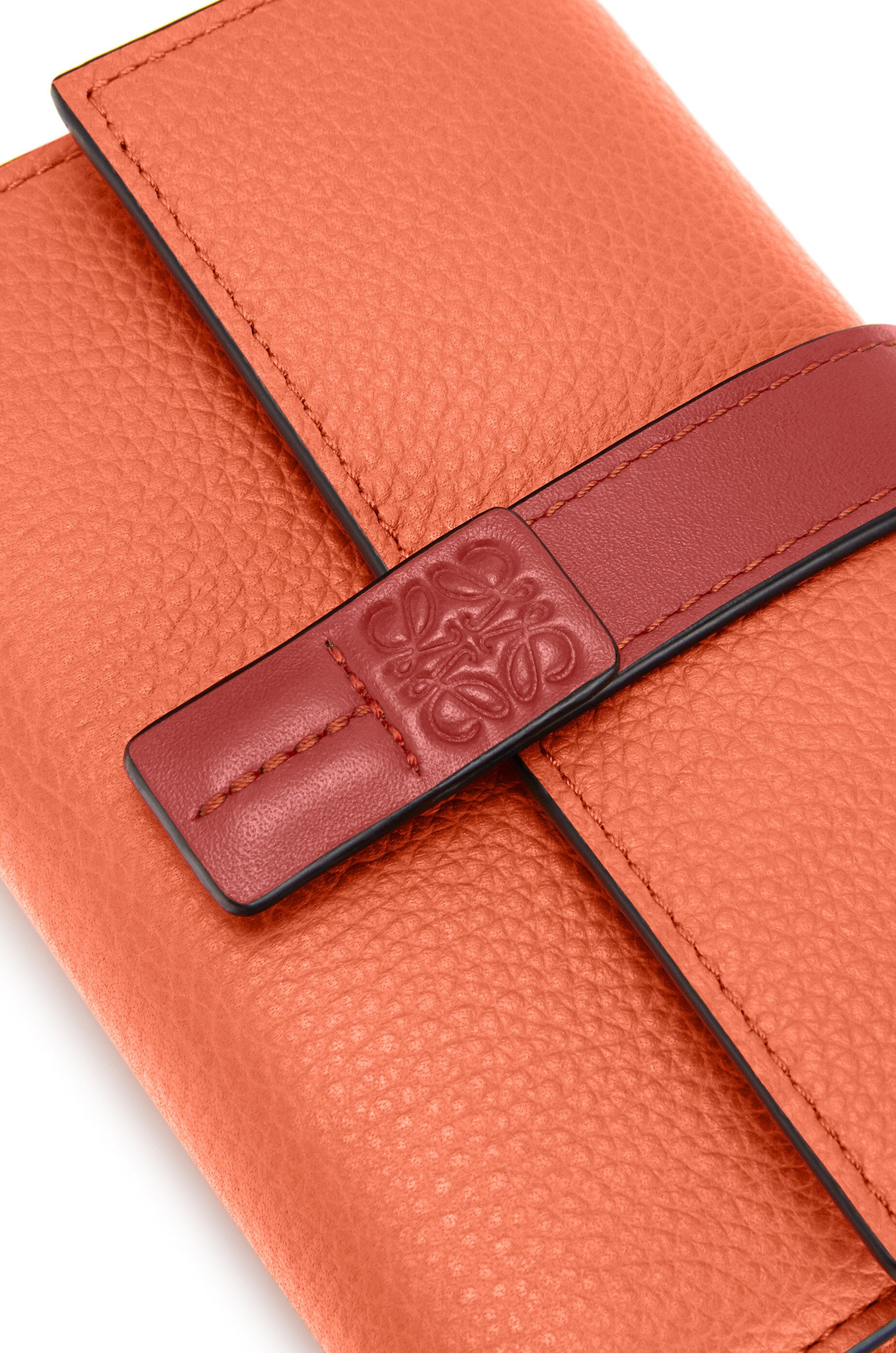 Small vertical wallet in soft grained calfskin - 10