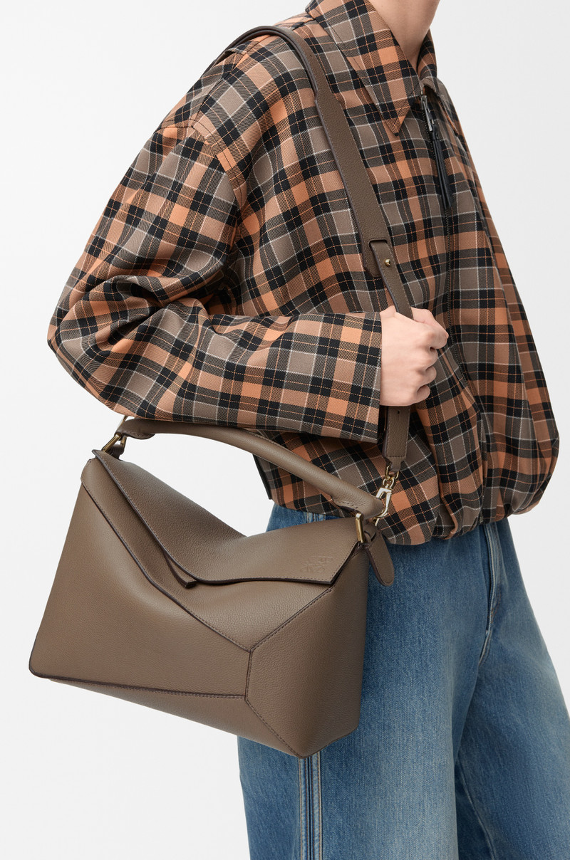 Loewe Medium Puzzle Edge bag in soft grained calfskin outlook