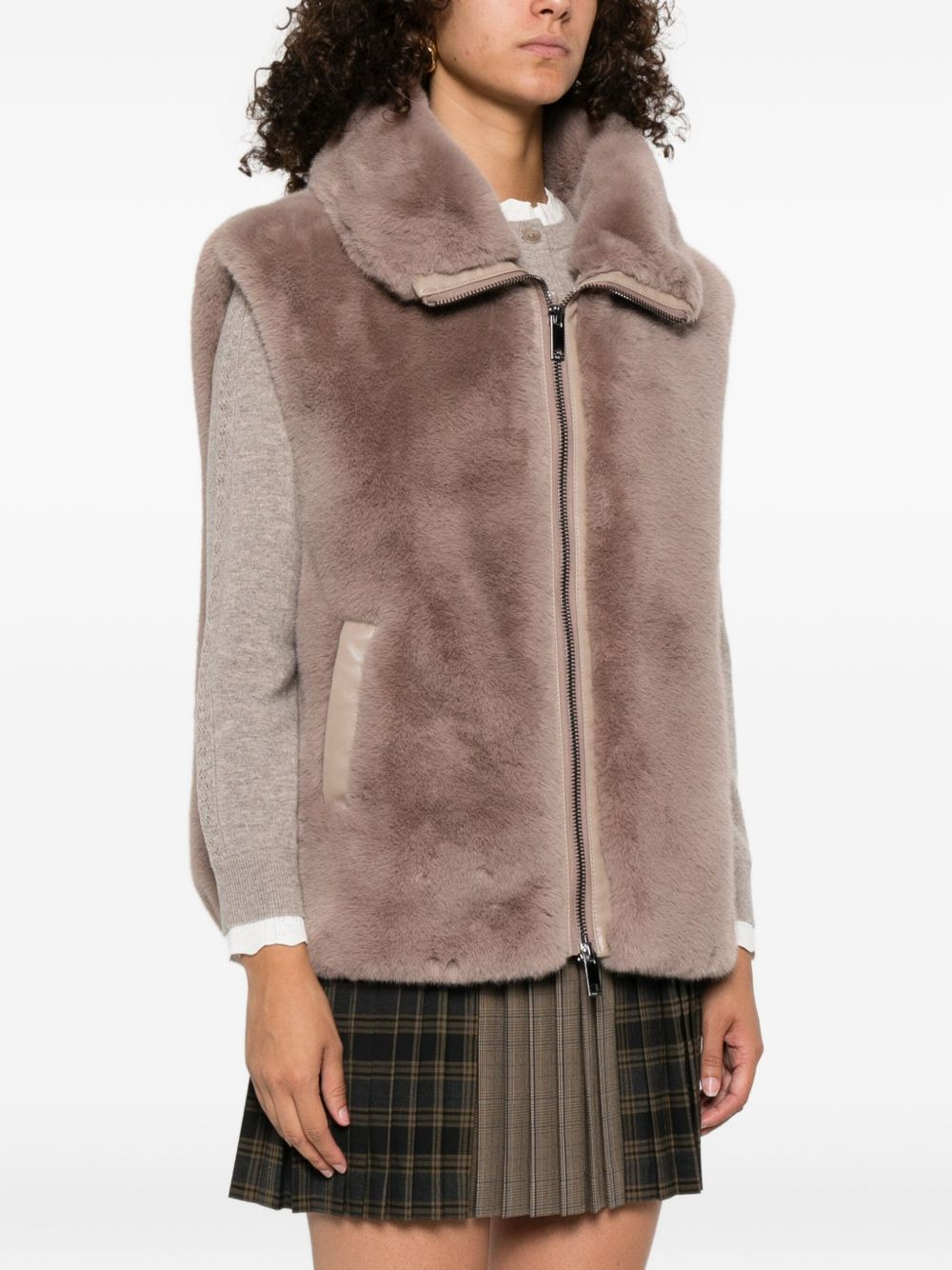 faux-fur zip-front vest - 3