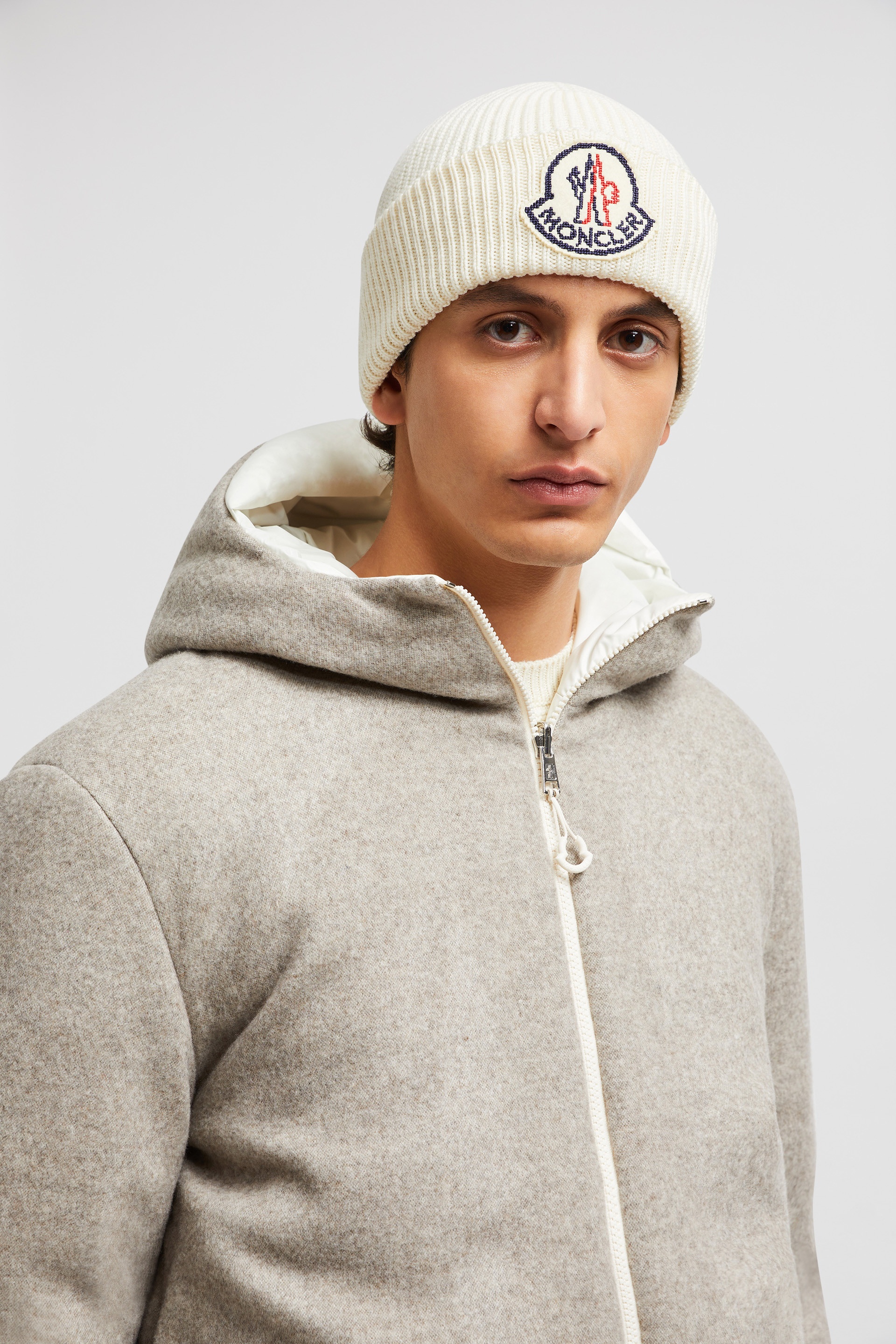 【関税込み】MONCLER Wool beanie Moncler logo-patch Wool Beanie Hat | Neutrals | FARFETCH