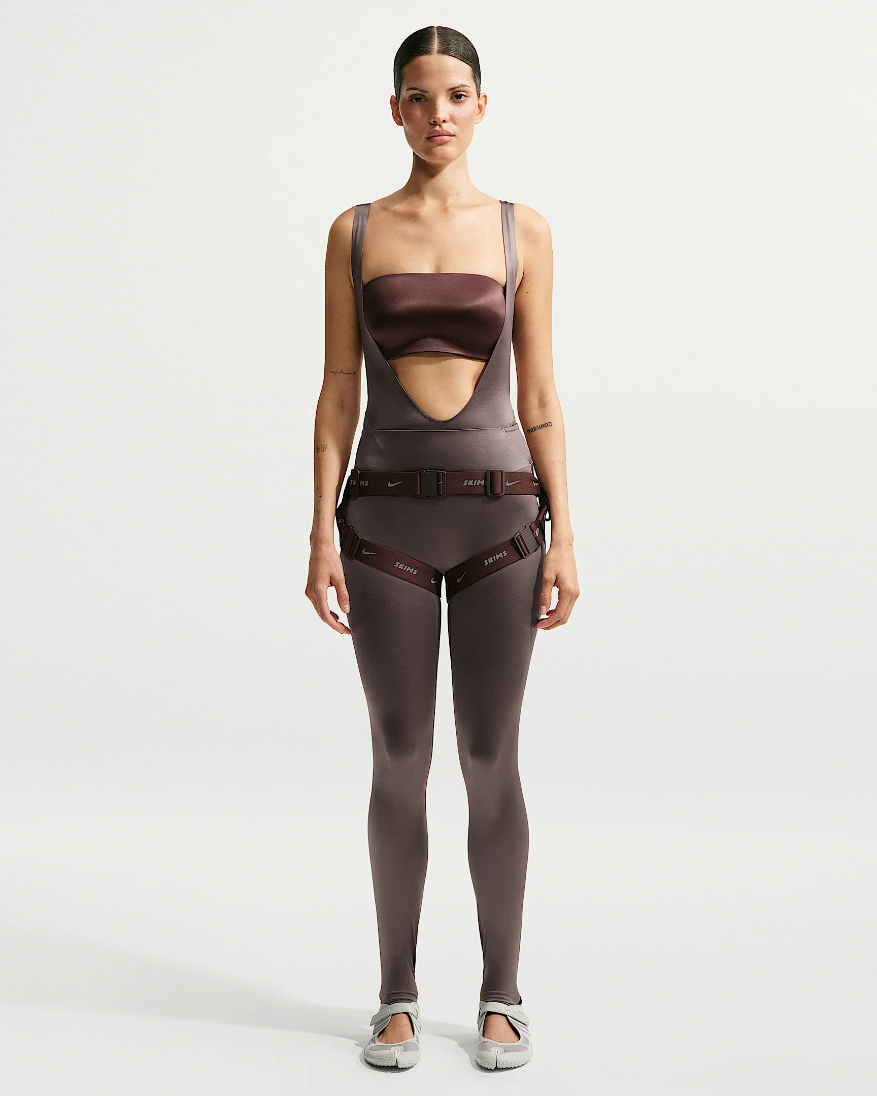 NikeSKIMS Satin Shine Women's High-Waisted Bonded 29" Leggings - 1