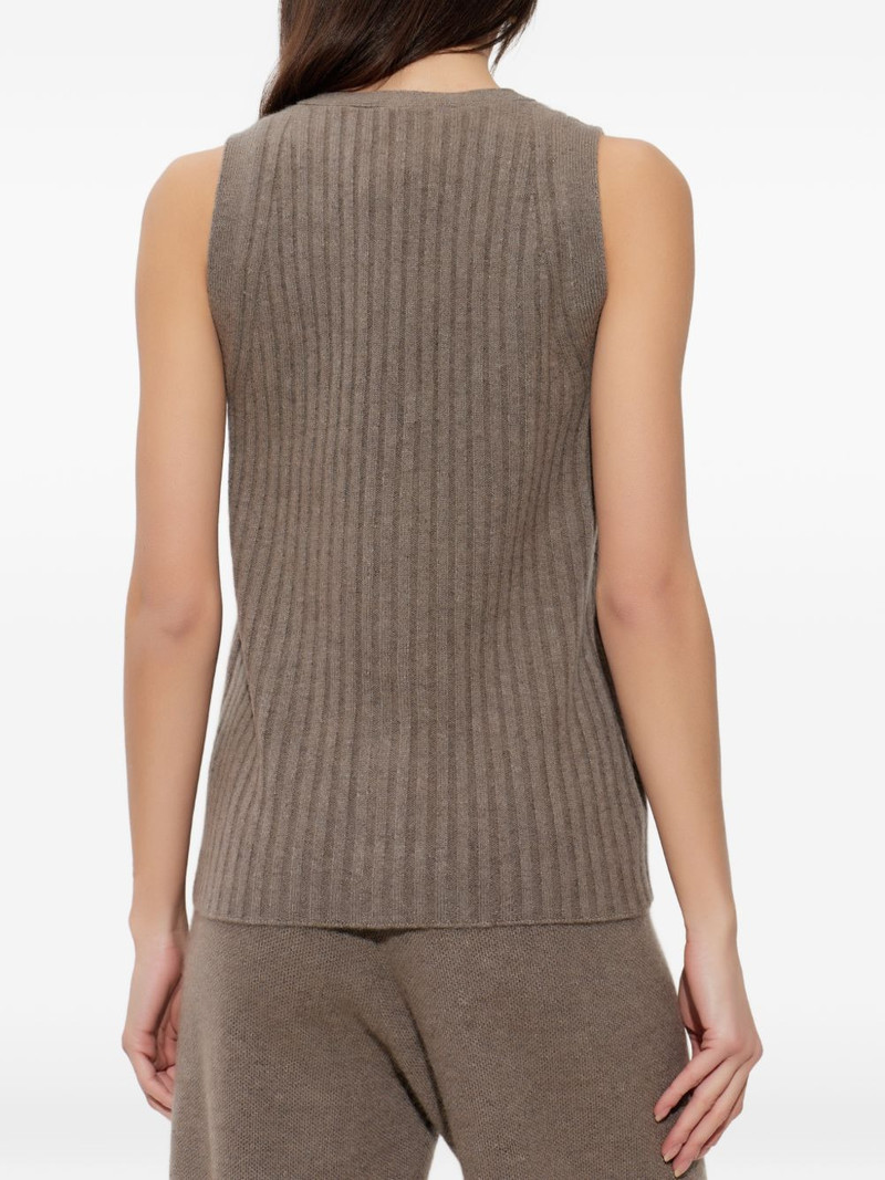 buttoned V-neck vest 4