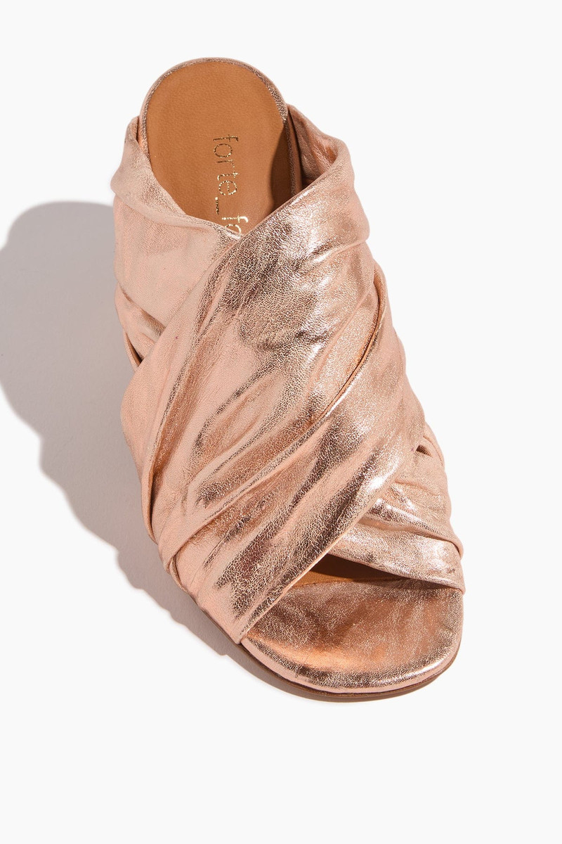 Heeled Laminated Leather Crossed Sandals in Cipria 4