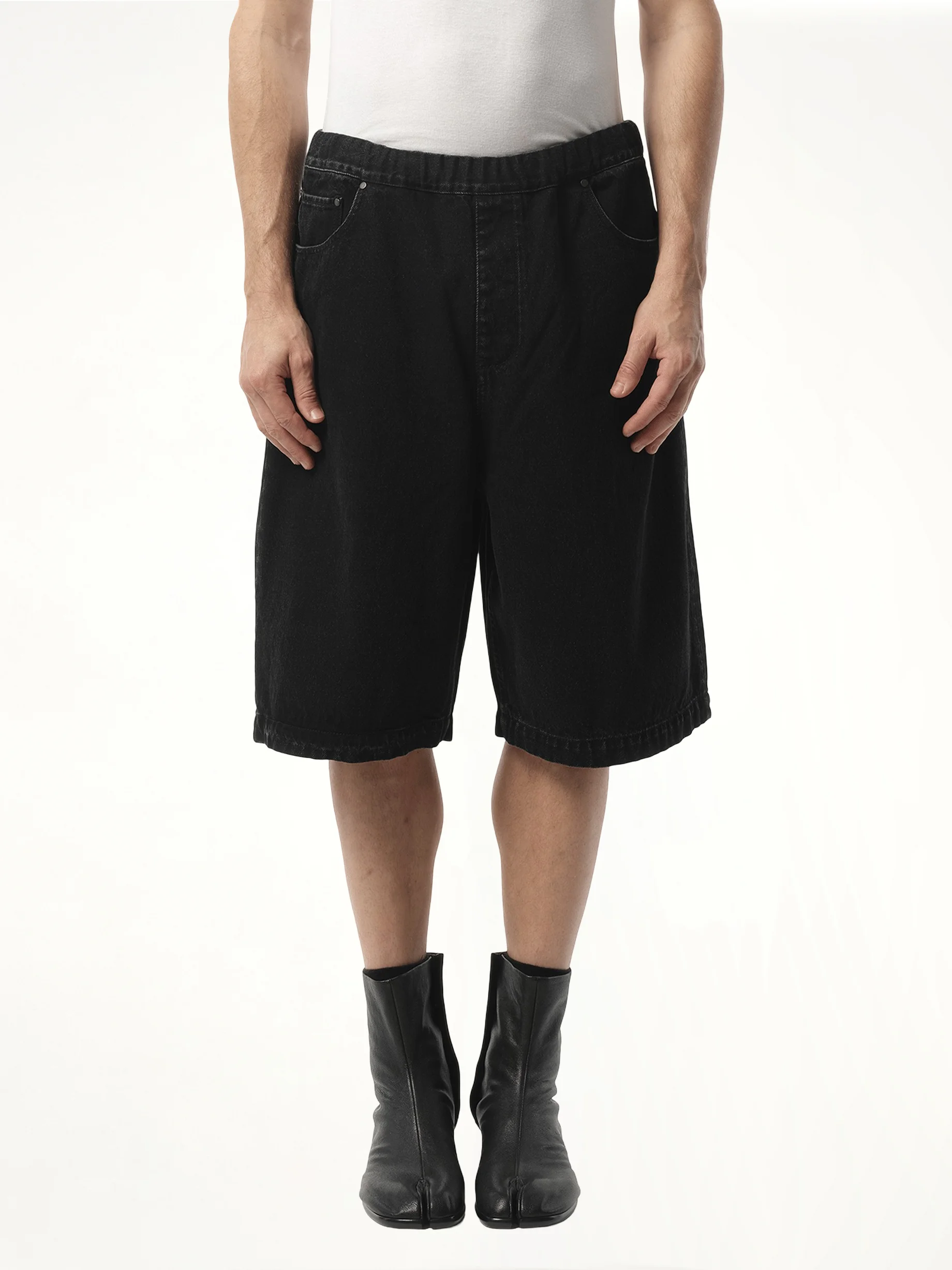 Spar Shorts in Magnetite - 1