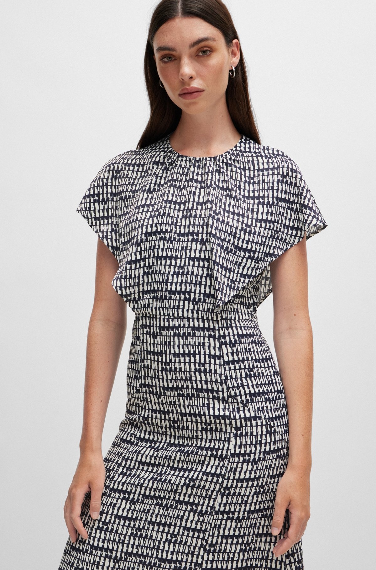 SHORT-SLEEVED DRESS IN ABSTRACT-PATTERNED FABRIC - 5
