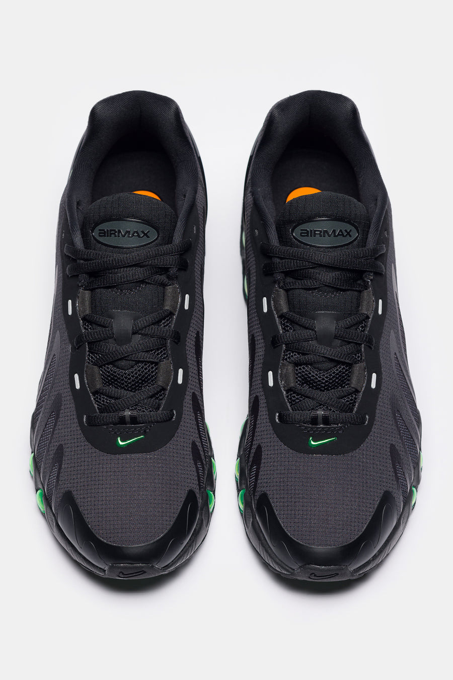 Air Max DN8 Sneaker in Black/Green Strike/Dk Smoke Grey/Black - 4