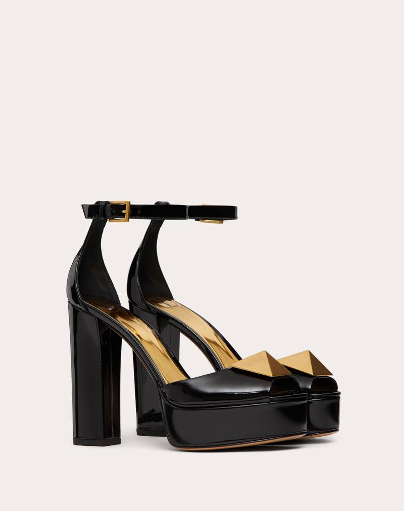 PATENT LEATHER 120 MM에 있는 1개의 STUD 플랫폼과 가진 TOE 펌프를 여십시오 2