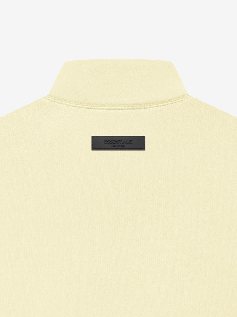 ESSENTIALS Essentials Mockneck outlook