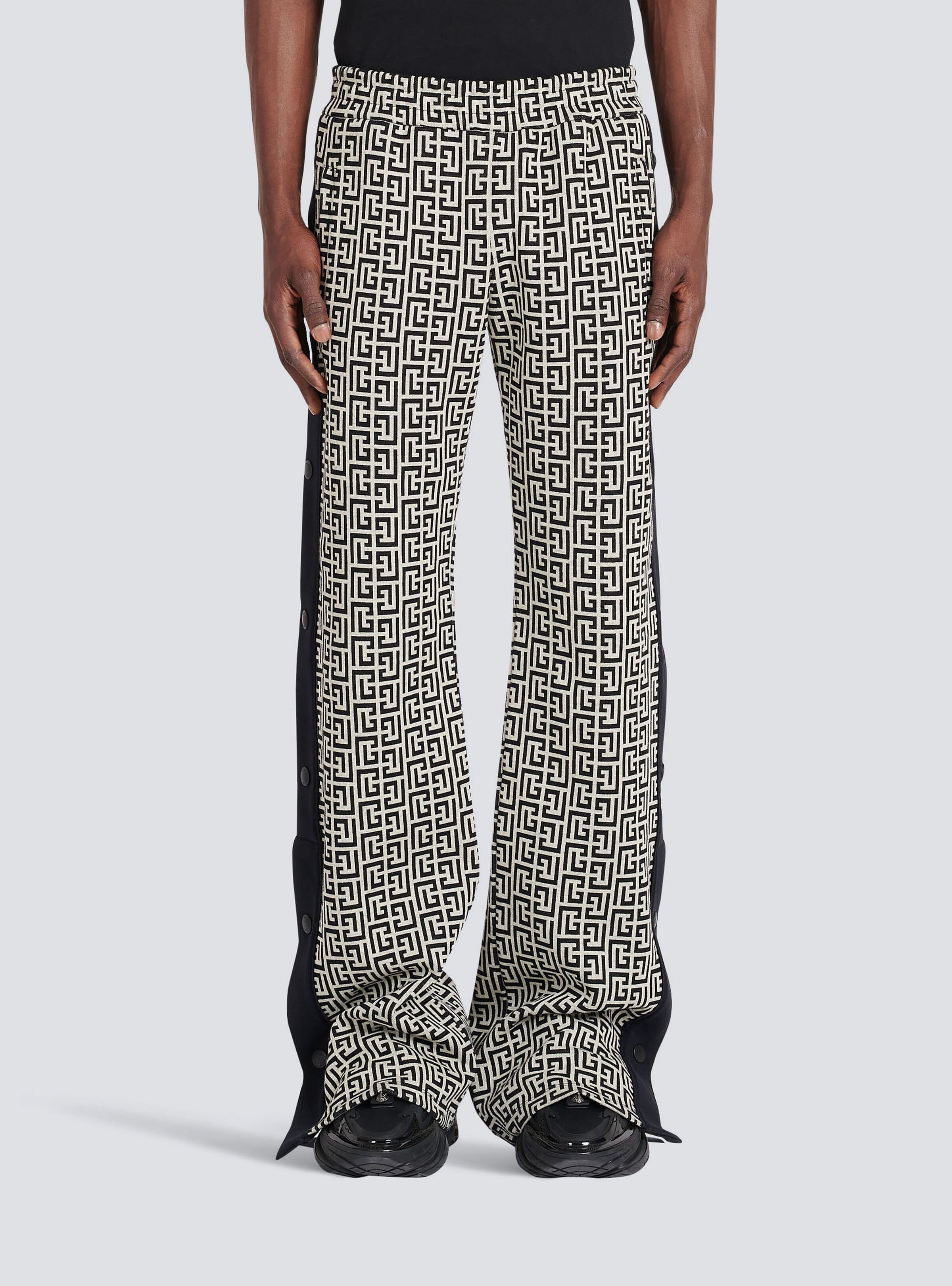 Wide-legged pyjama pants with Balmain monogram and snap buttons - 6