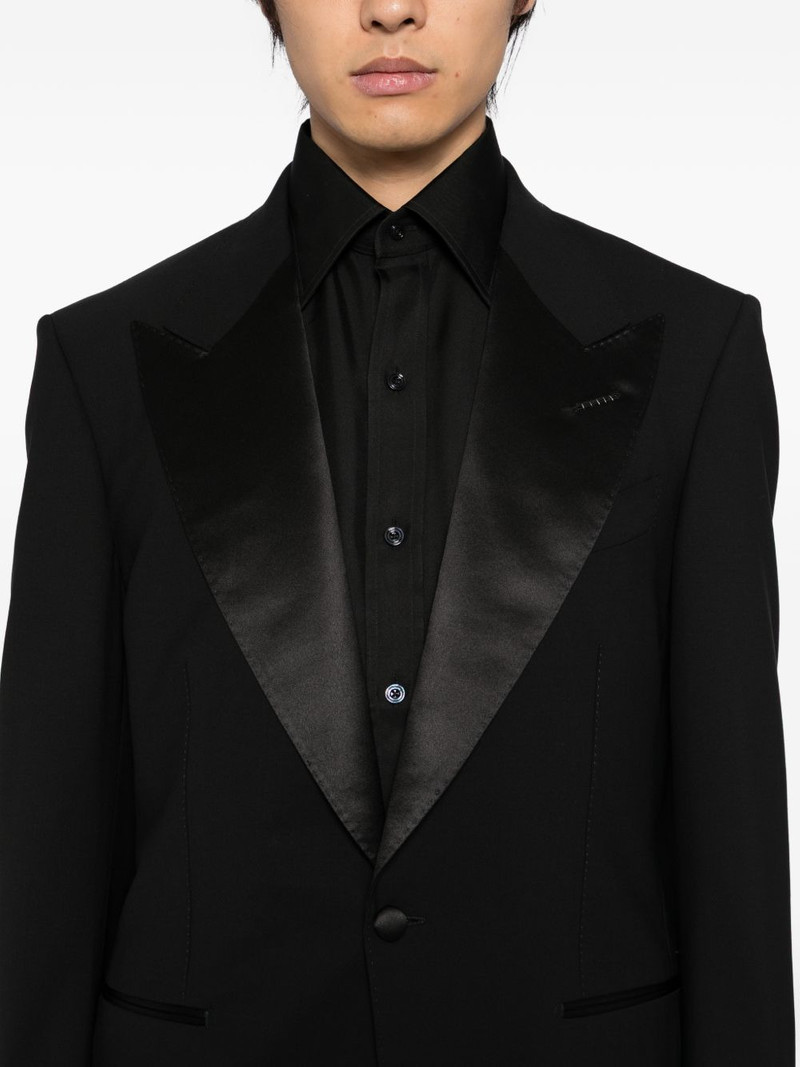single-breasted suit 4