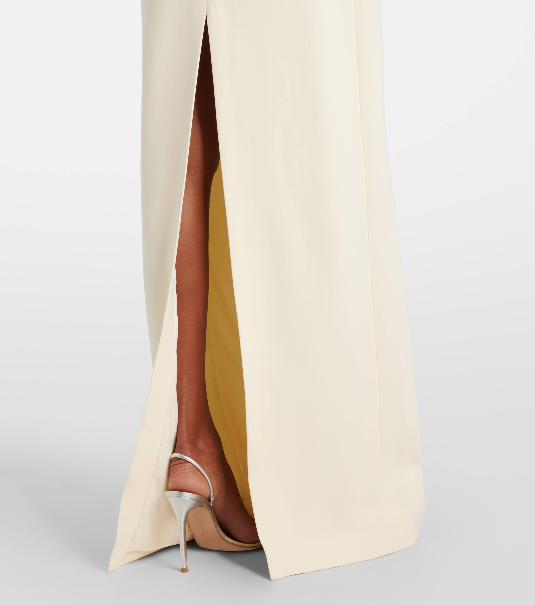 Chain-trimmed crêpe gown - 5