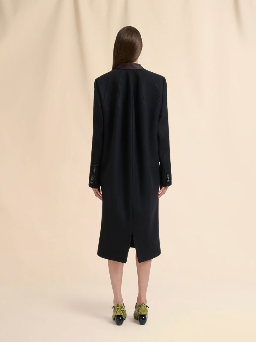BLACK WOOL FELT COAT WITH LEATHER DETAILS - 3
