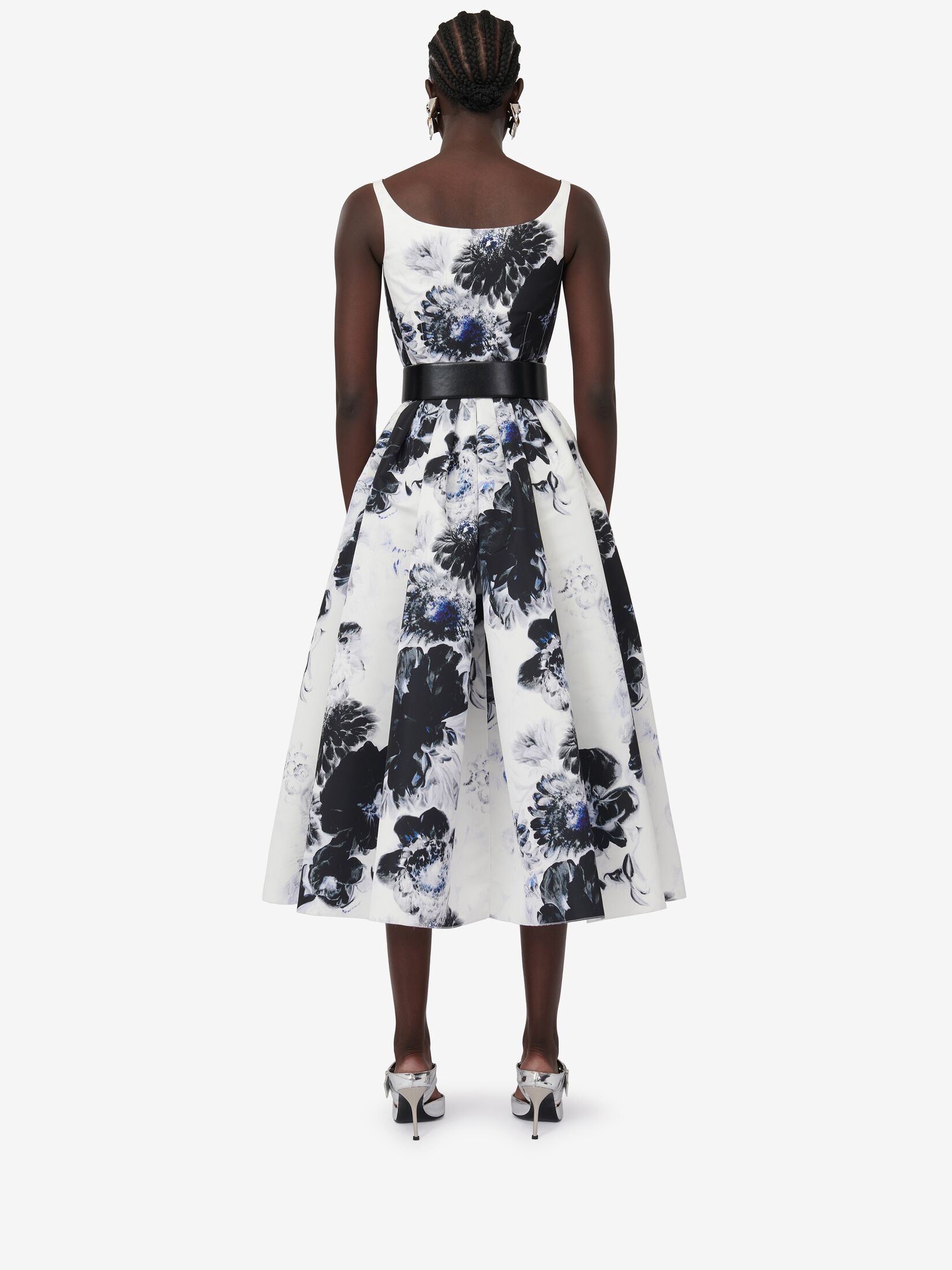 Women's Chiaroscuro Midi Dress in White/black/electric Blue - 4