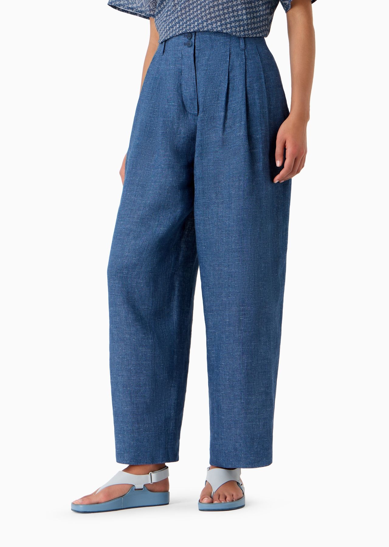 Icon ovel-leg trousers with pleats in washed linen - 2