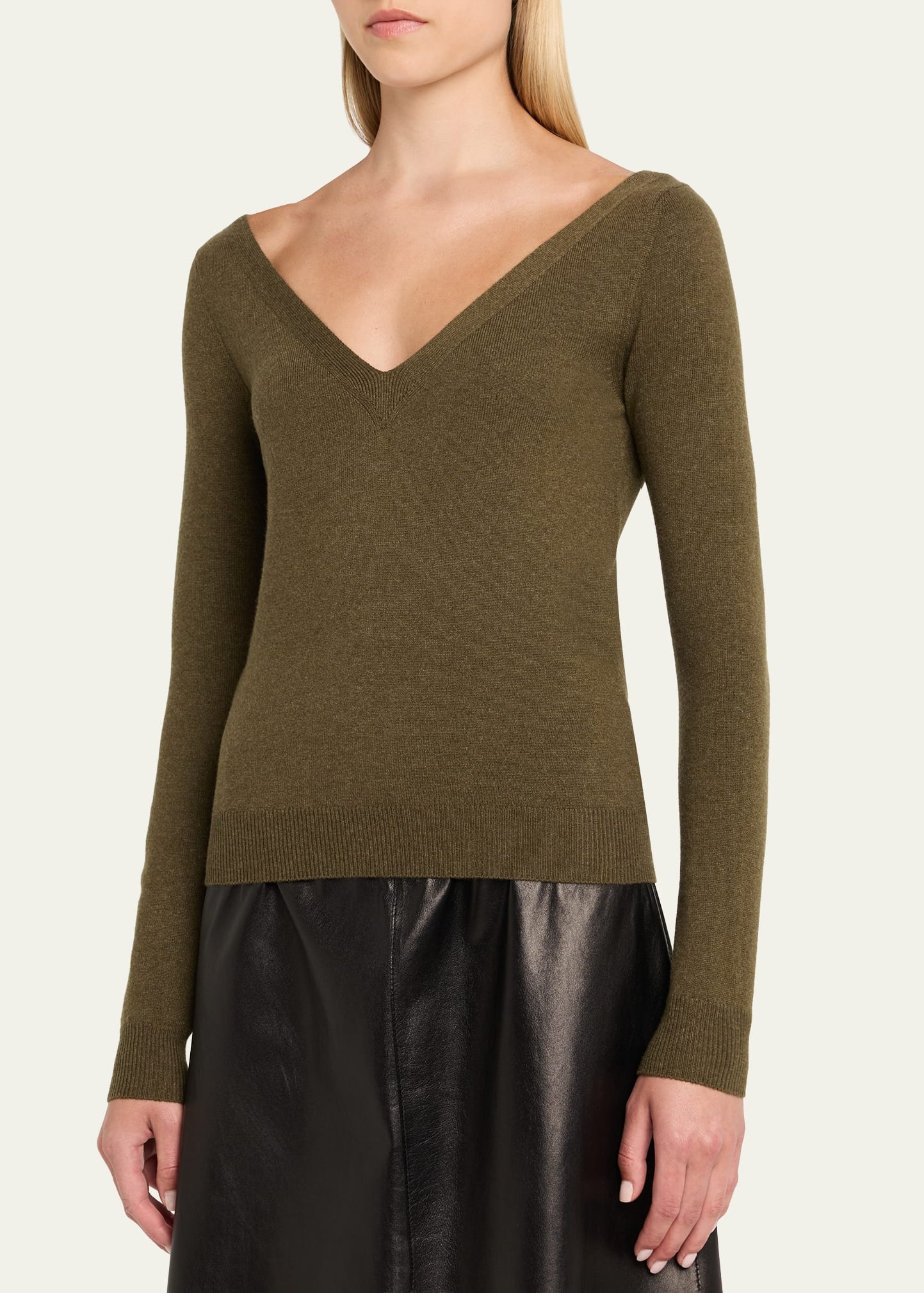 V-Neck Cashmere Sweater - 4