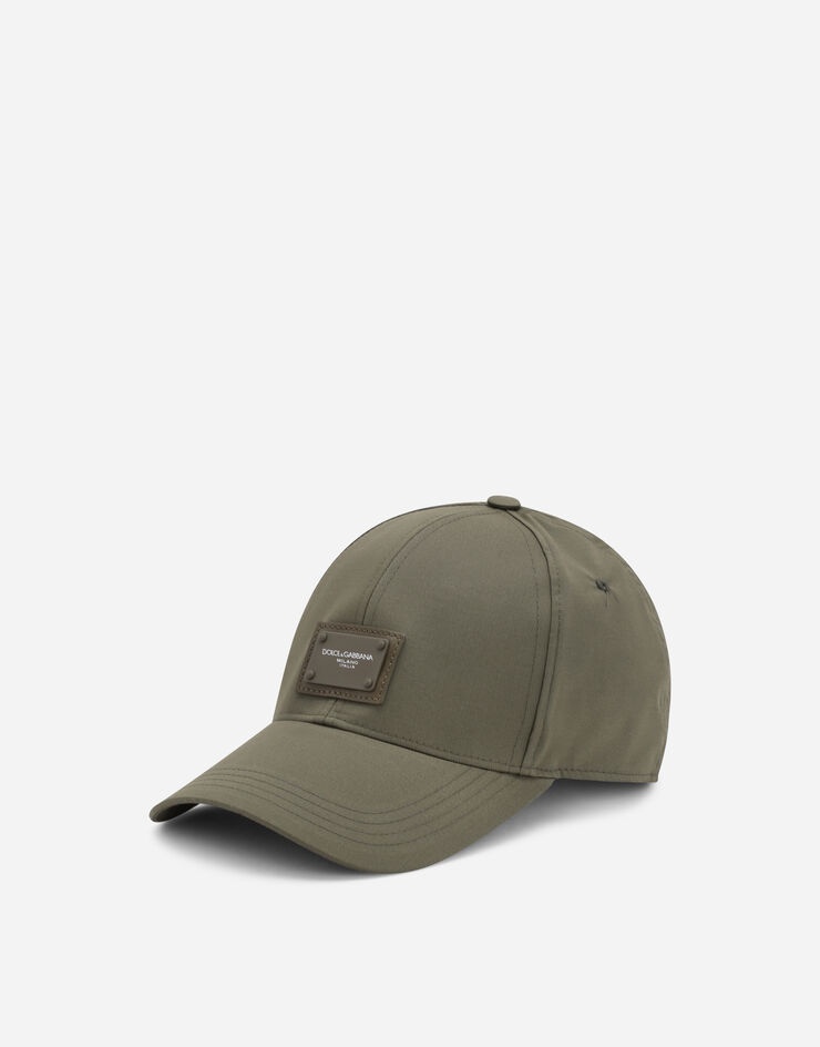 Baseball cap with branded plate - 1