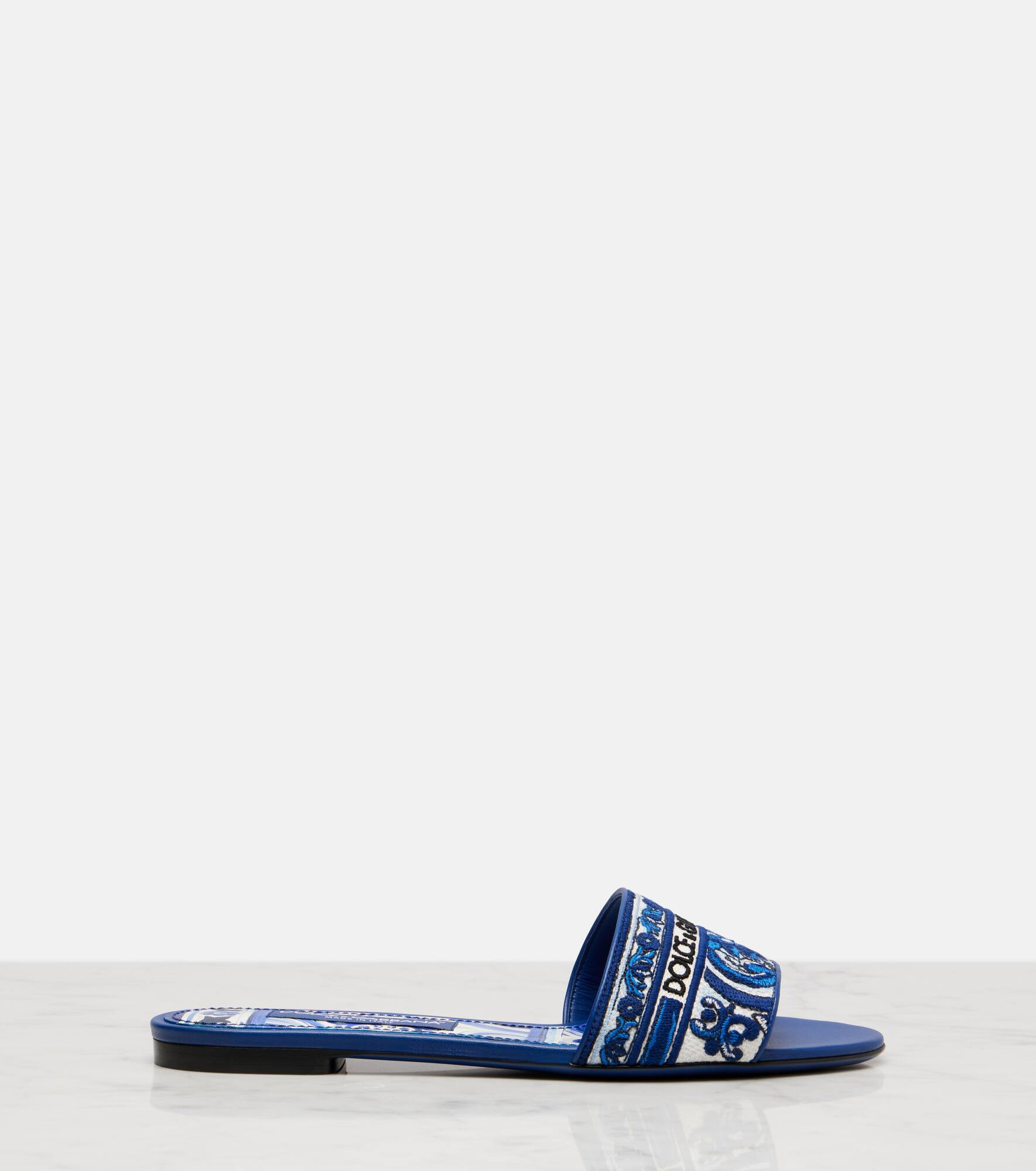 Embroidered slides - 4