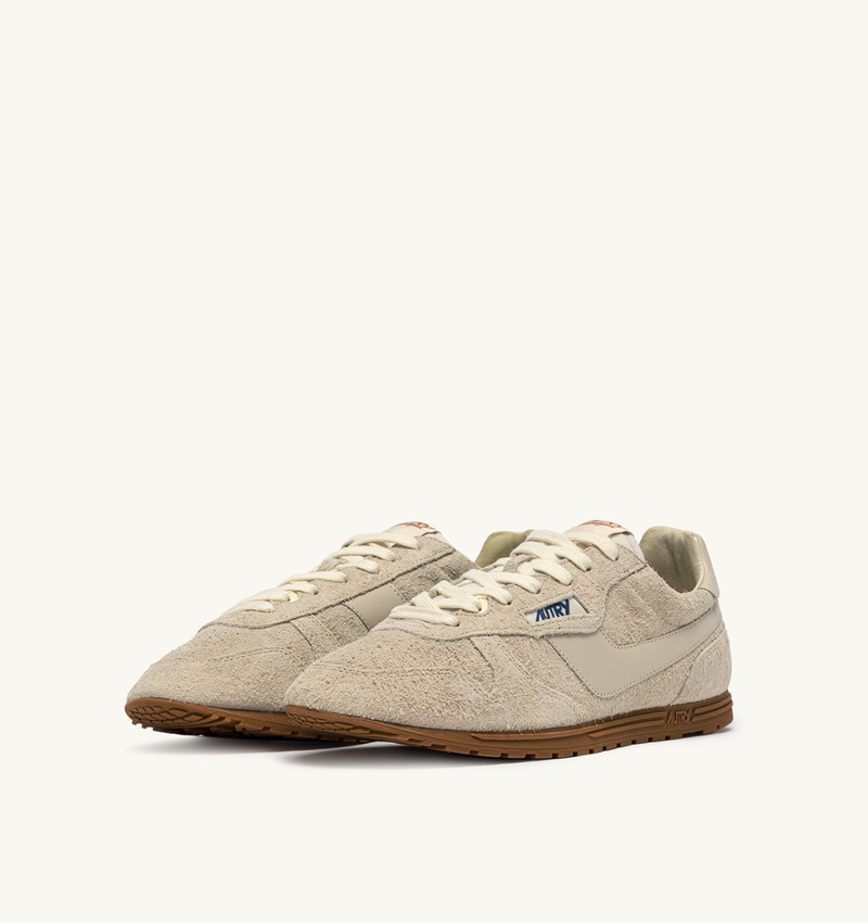 AUTRY WINDSPIN SNEAKERS IN BISCUIT SUEDE AND LEATHER outlook
