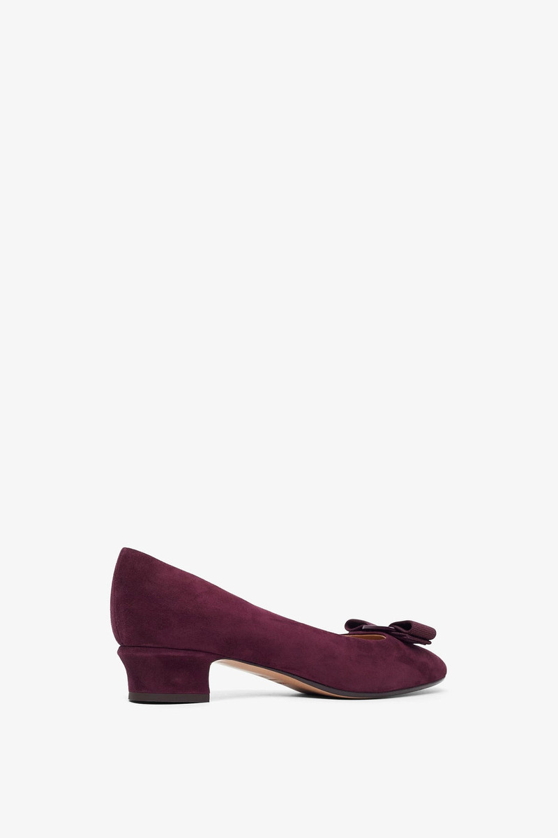 FERRAGAMO Vara 2.0 plum suede pumps outlook