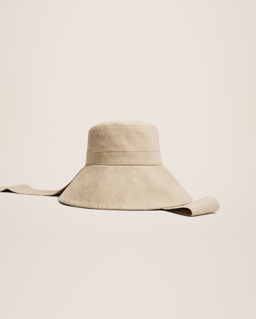 【送料&関税込】Jacquemus Le Bob Bando Cotton-blend Hat JACQUEMUS Le Bob embellished cotton-canvas bucket hat | NET