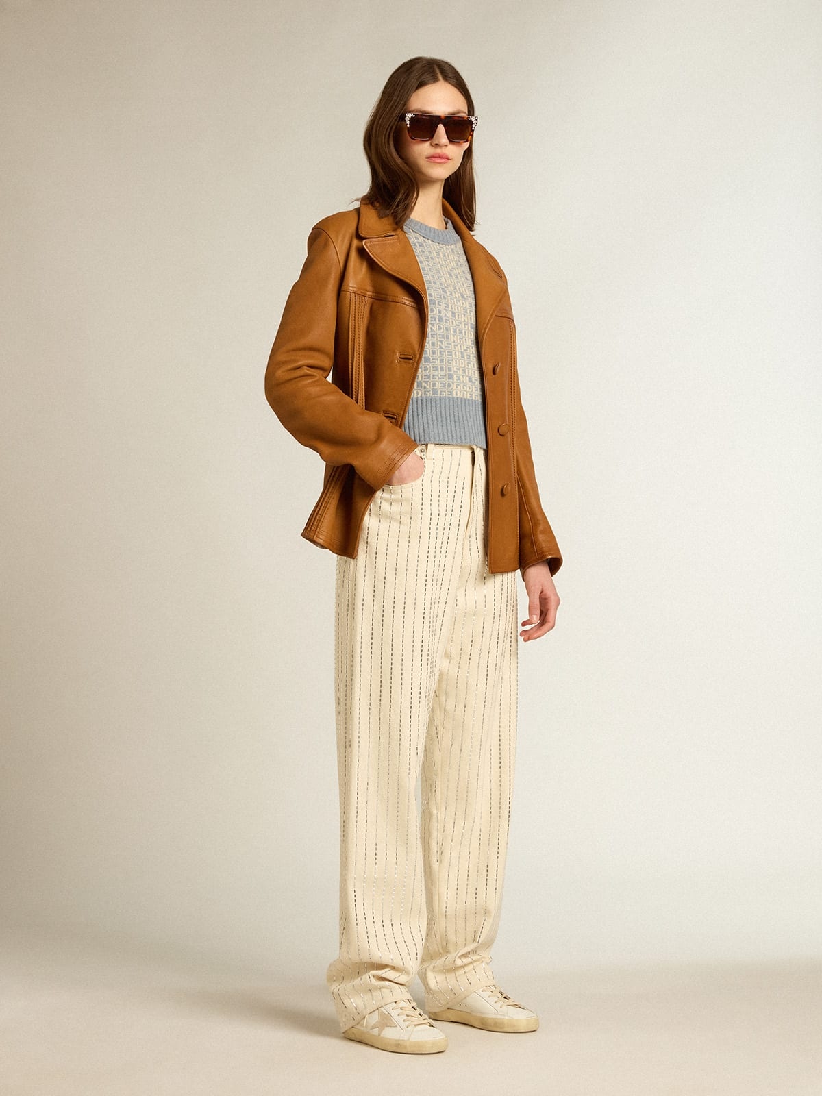 White pants with baguette-shaped studs - 3