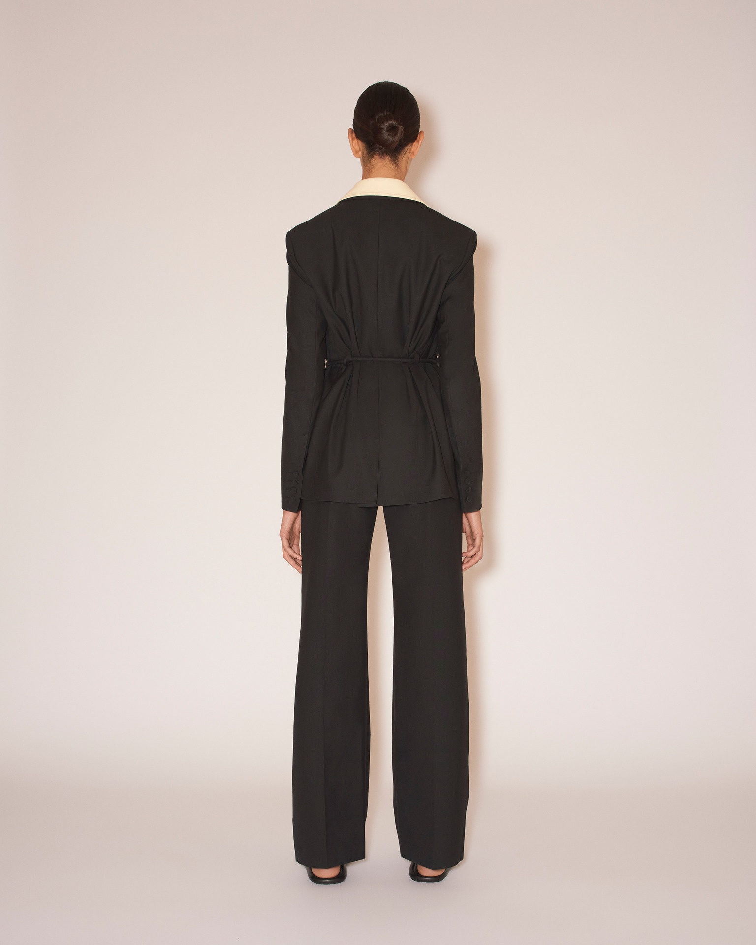 MARIKO - Summer suiting tie-waist blazer - Black - 6