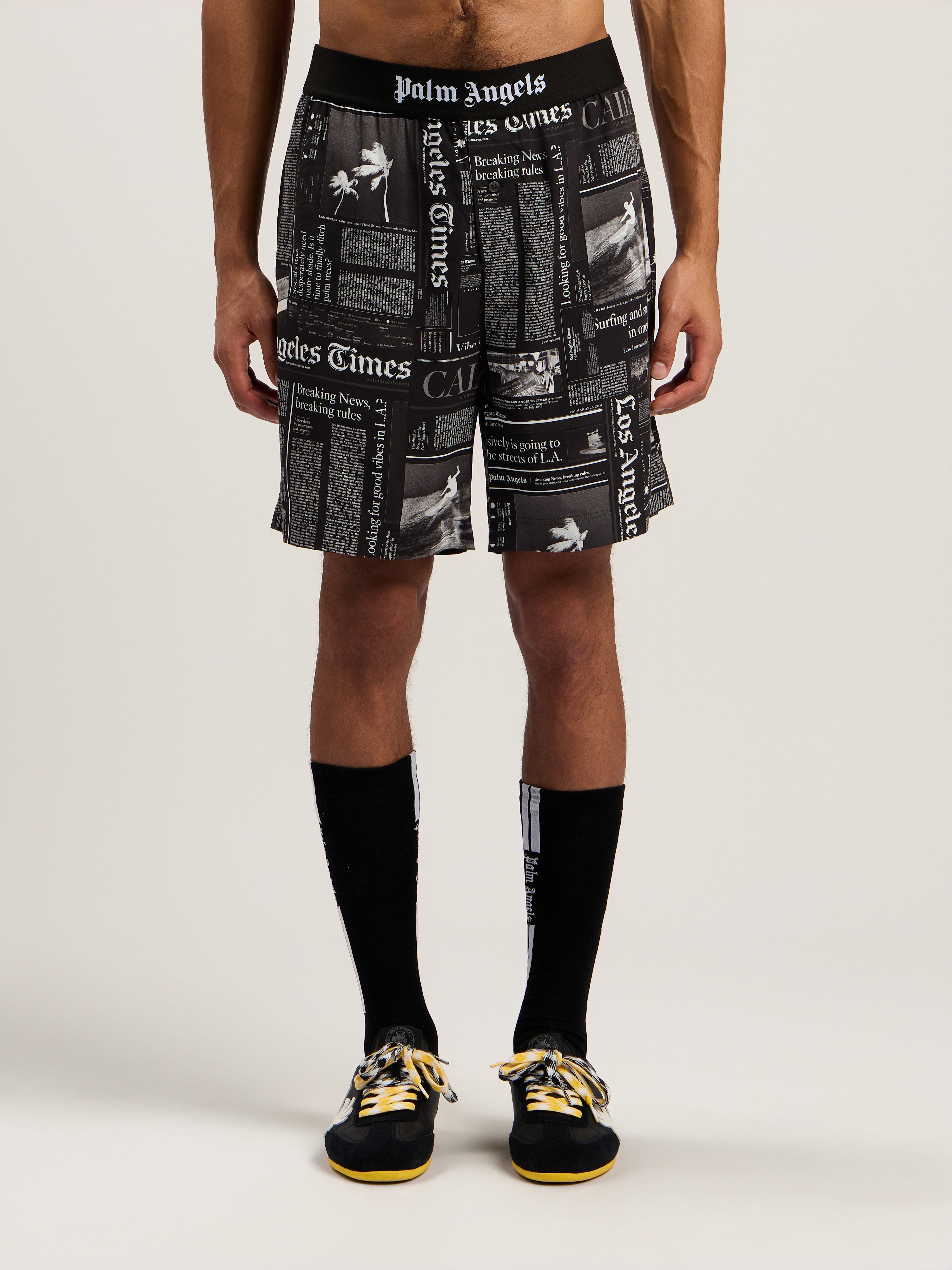 News Print Drawstring Shorts - 3