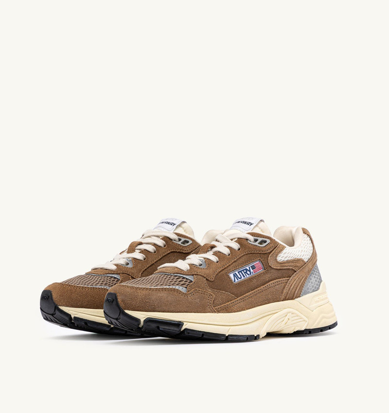 AUTRY HYPERWAY SNEAKERS IN CIGAR AND SILVER MESH AND SUEDE outlook