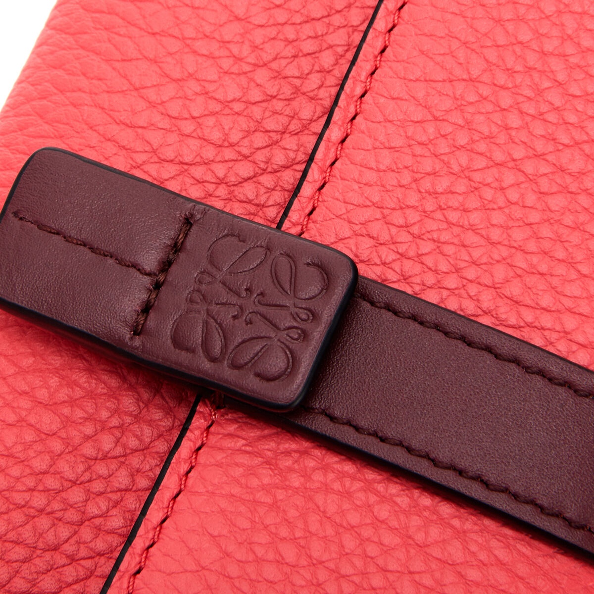 Small vertical wallet in soft grained calfskin - 4