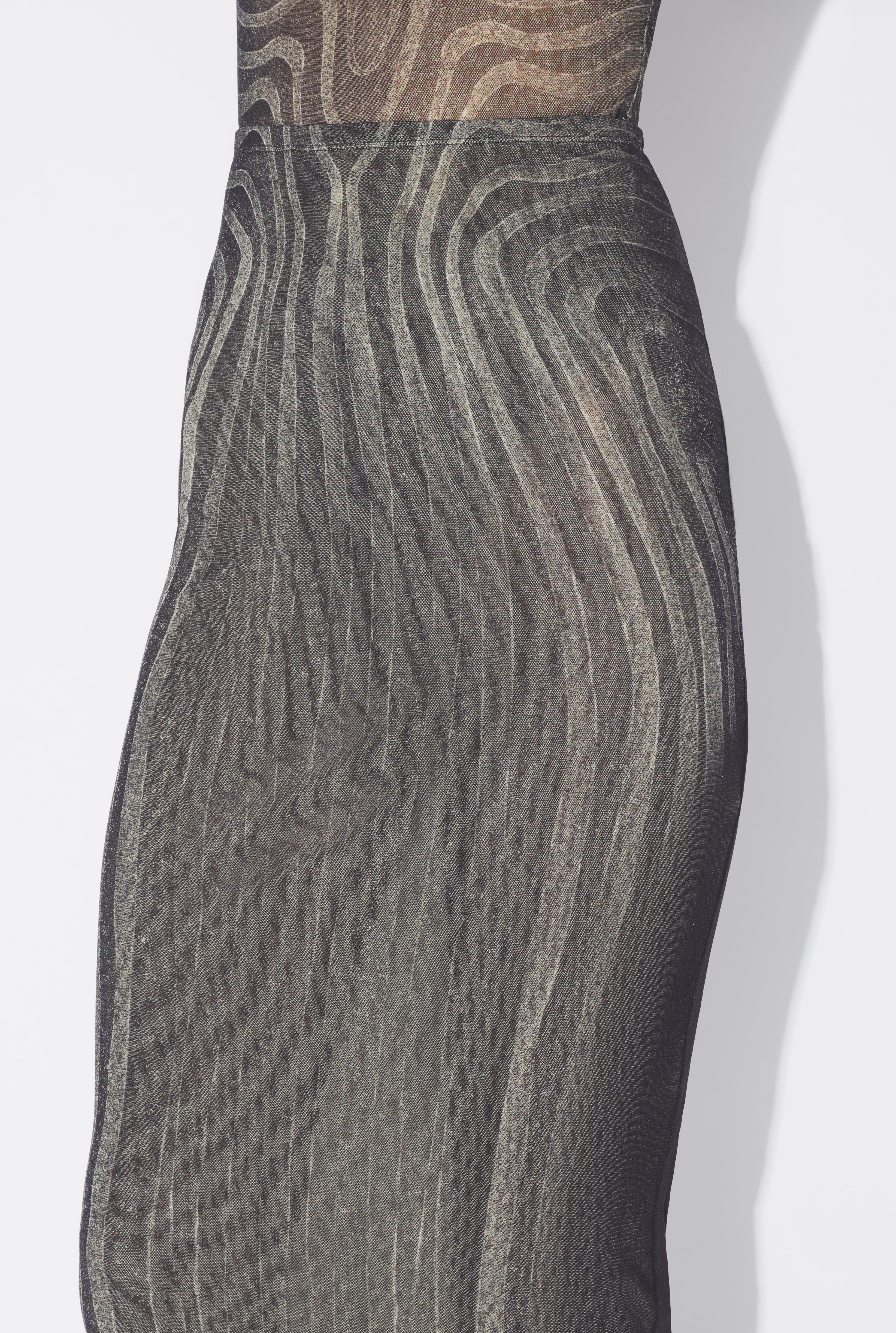 THE LONG BLACK “SPIRALE” SKIRT - 4