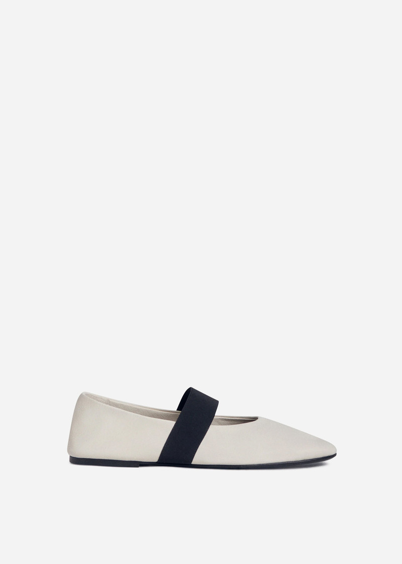 Elastic Ballerina Flat in Ivory 1